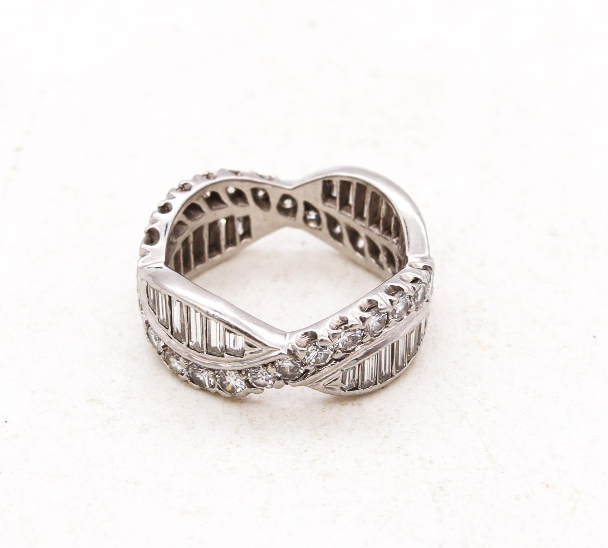 Art Deco American 1940 Gorgeous Platinum Eternity Ring 2.80 Cts Caliber Diamonds In Excellent Condition For Sale In Miami, FL