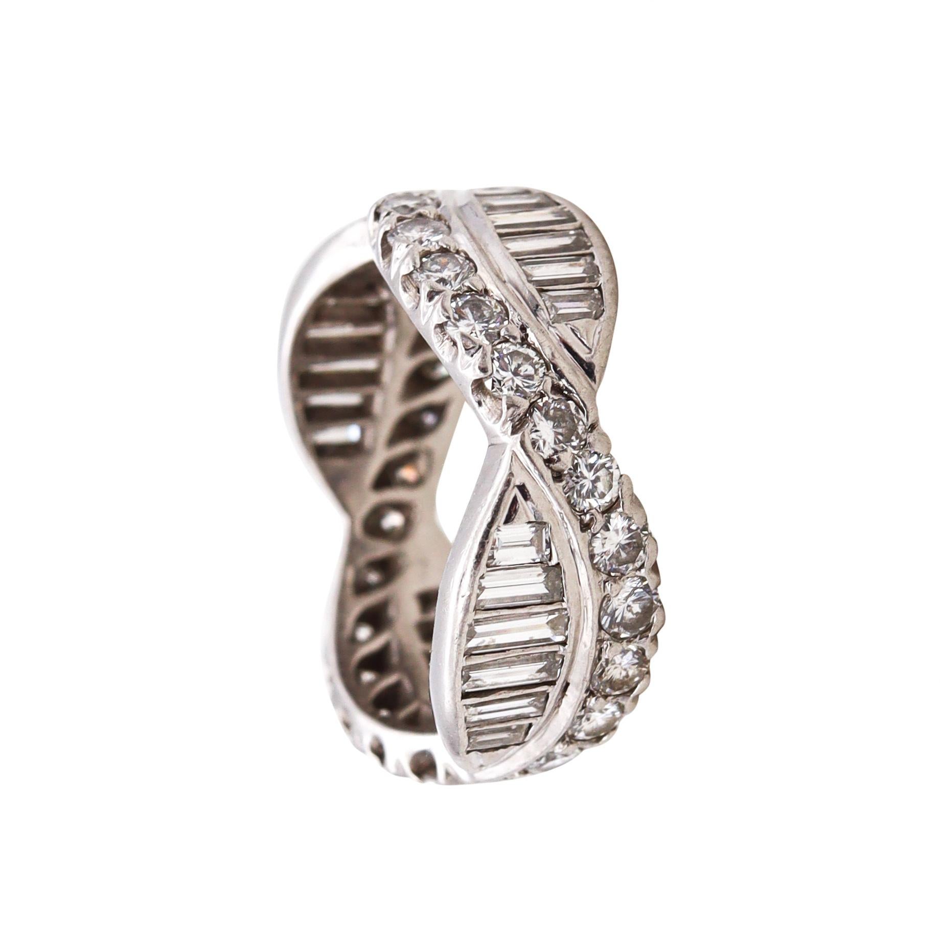 Art Deco American 1940 Gorgeous Platinum Eternity Ring 2.80 Cts Caliber Diamonds For Sale 1