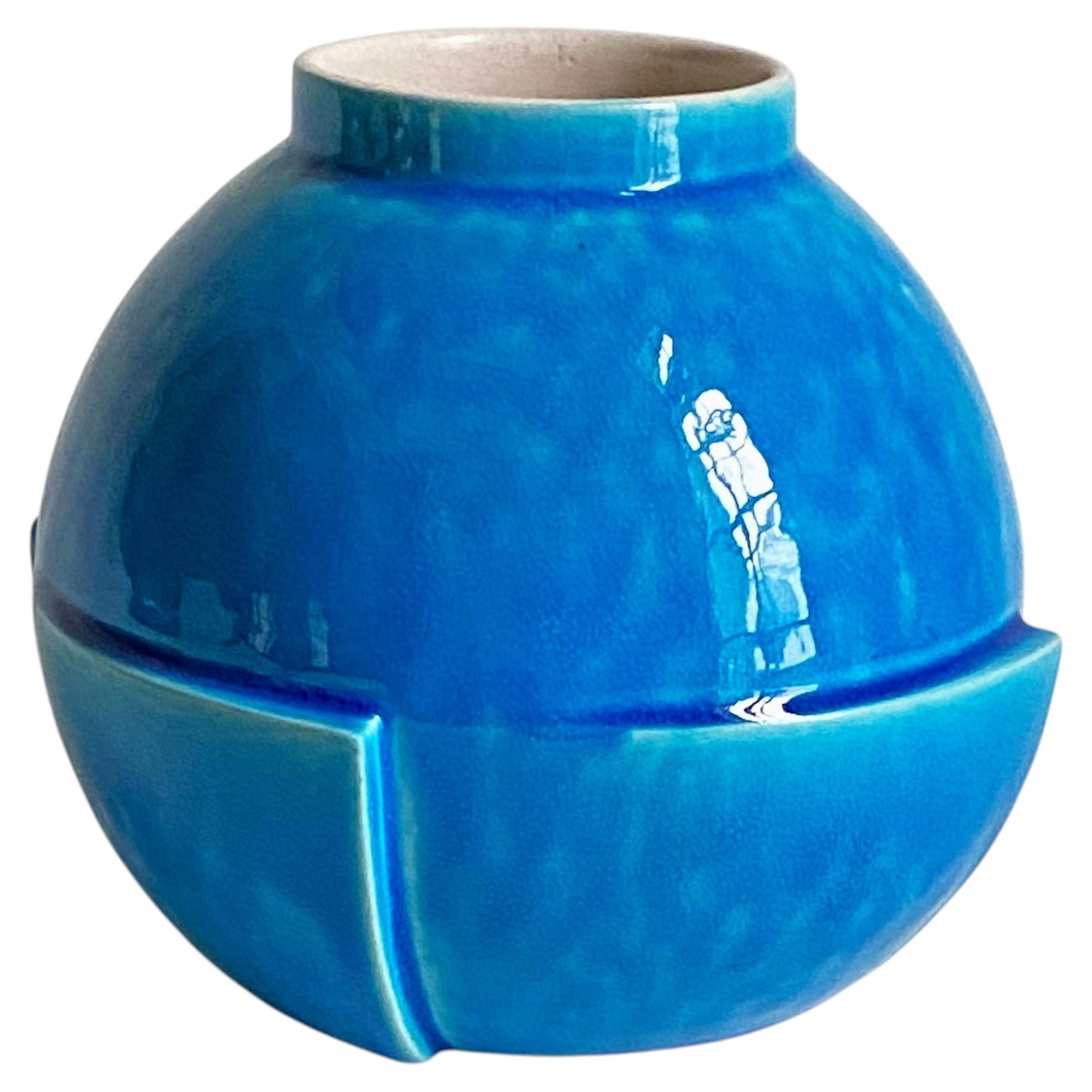 Art Deco American Art Clay Co. Indianapolis Turquoise Ceramic Vase, c. 1930s
