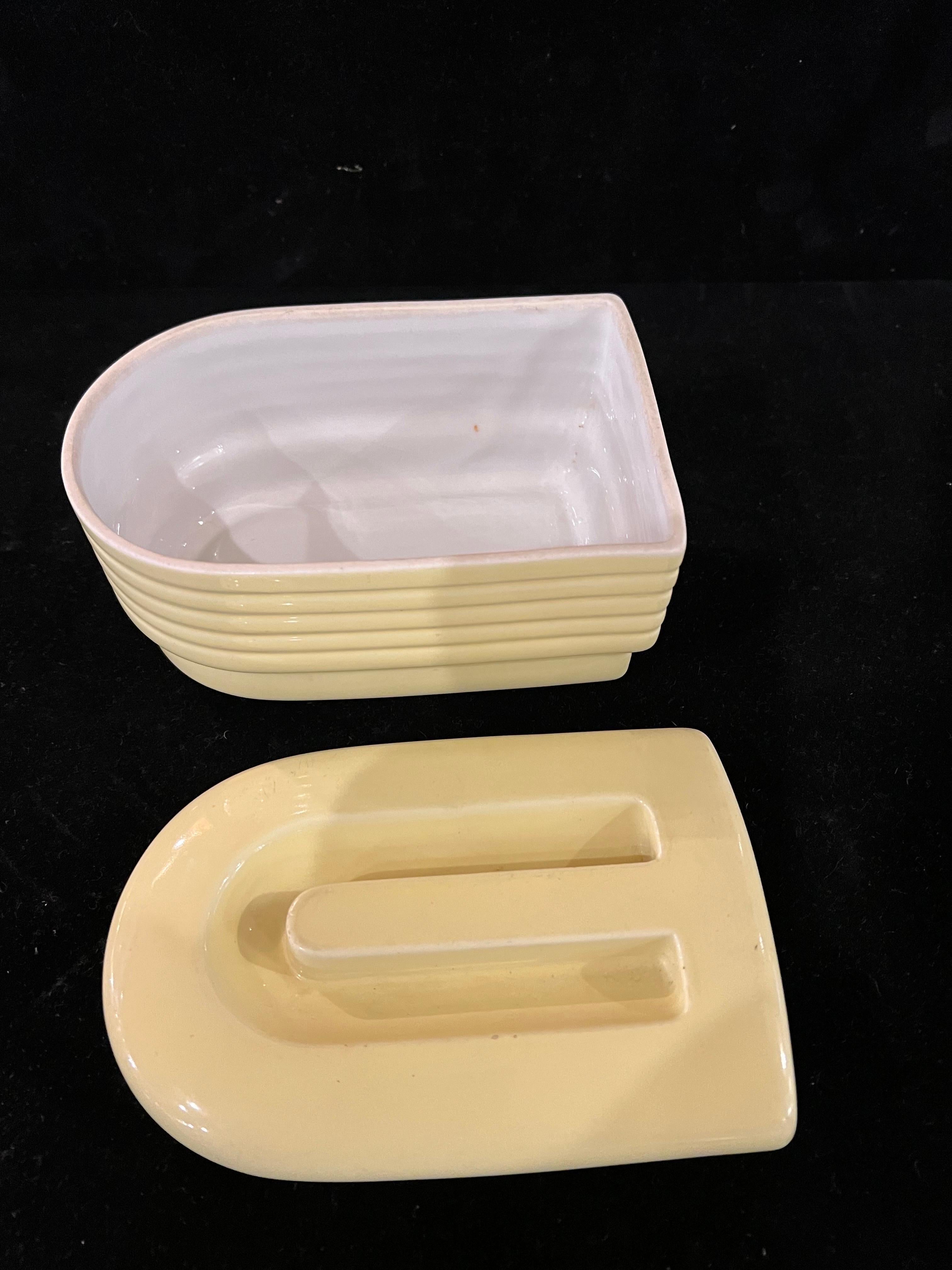 Art Deco American Covered Ceramic Dish by Westighouse for Hall In Excellent Condition For Sale In San Diego, CA