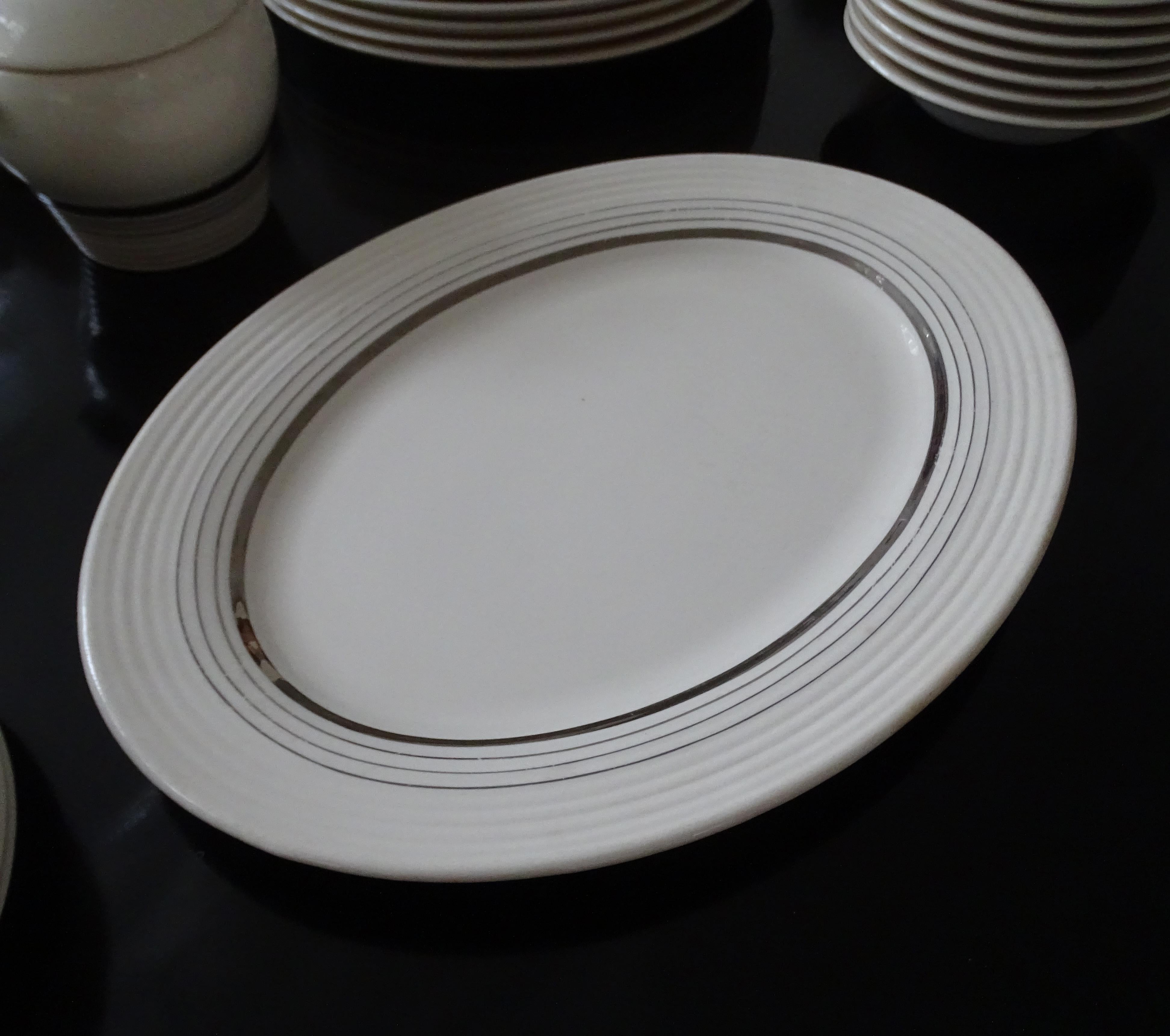 Art Deco American Limoges White Gold China Dinnerware Service Set, 1930s For Sale 3