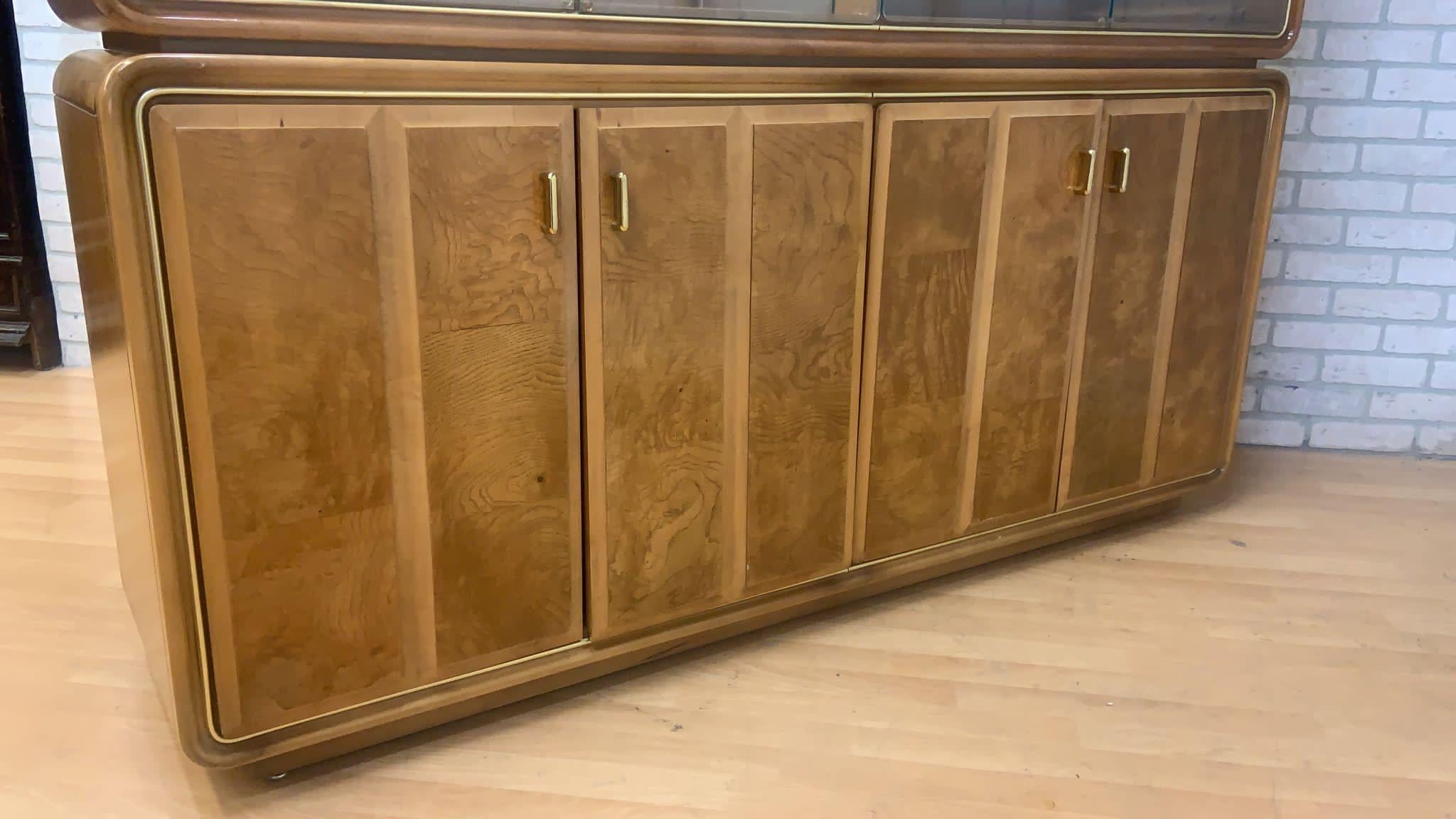 Fait main Armoire à vaisselle Art Déco American of Martinsville Burlwood Mirror en vente
