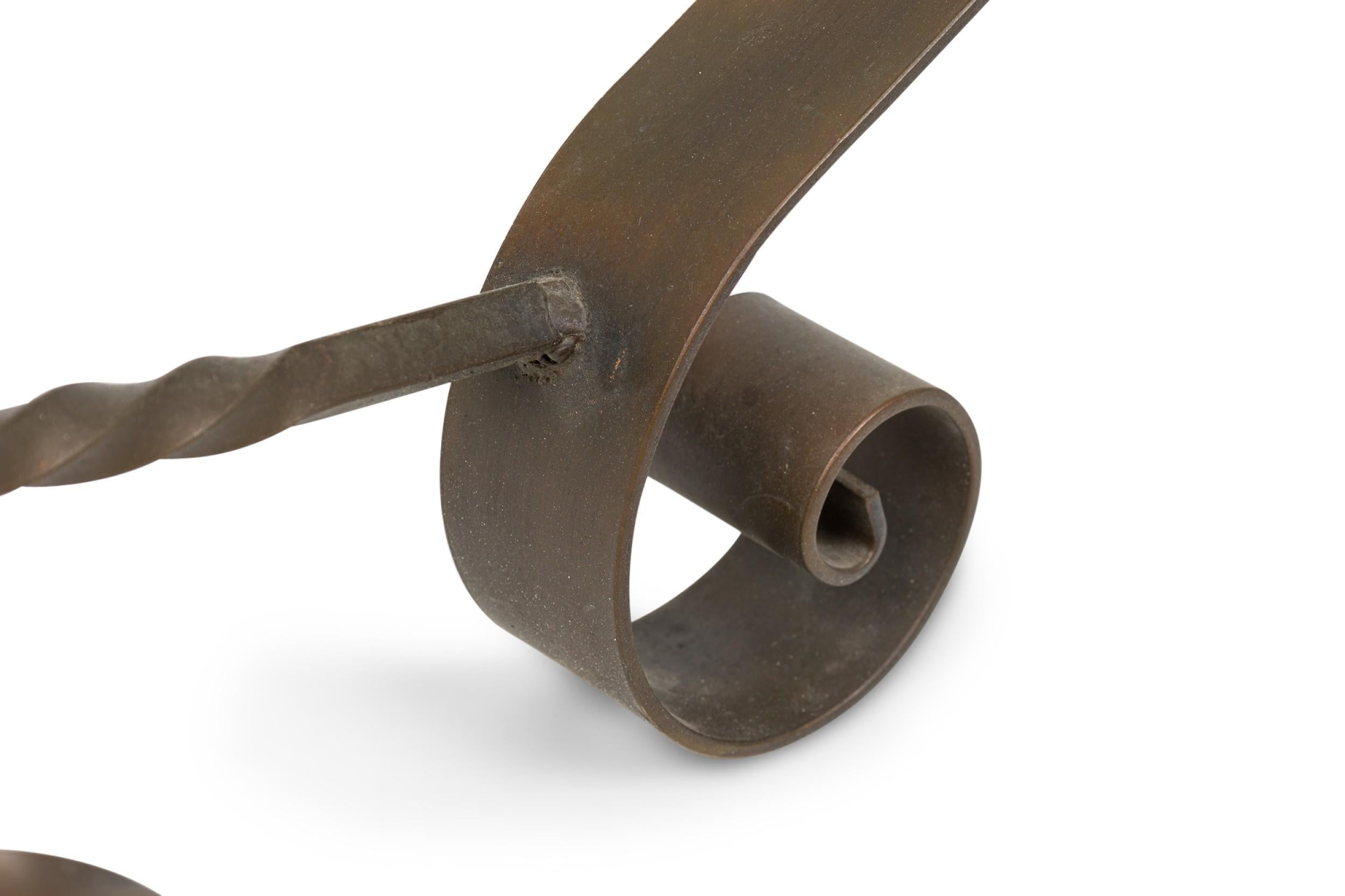 Cadre de table basse Art Déco américain en acier en forme de volute en vente 3