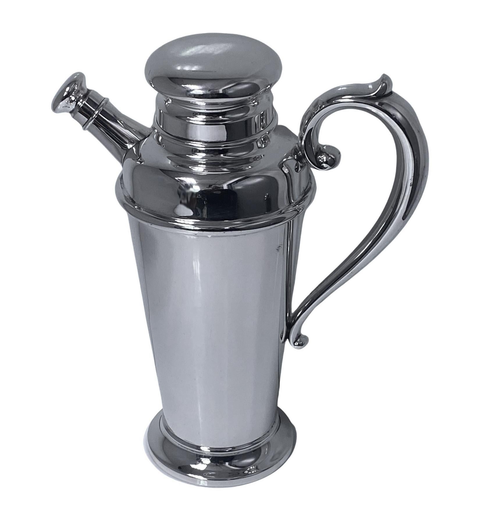Art Deco American Sterling Silver Cocktail Shaker Manchester Silver Co, C.1930 In Good Condition In Toronto, Ontario
