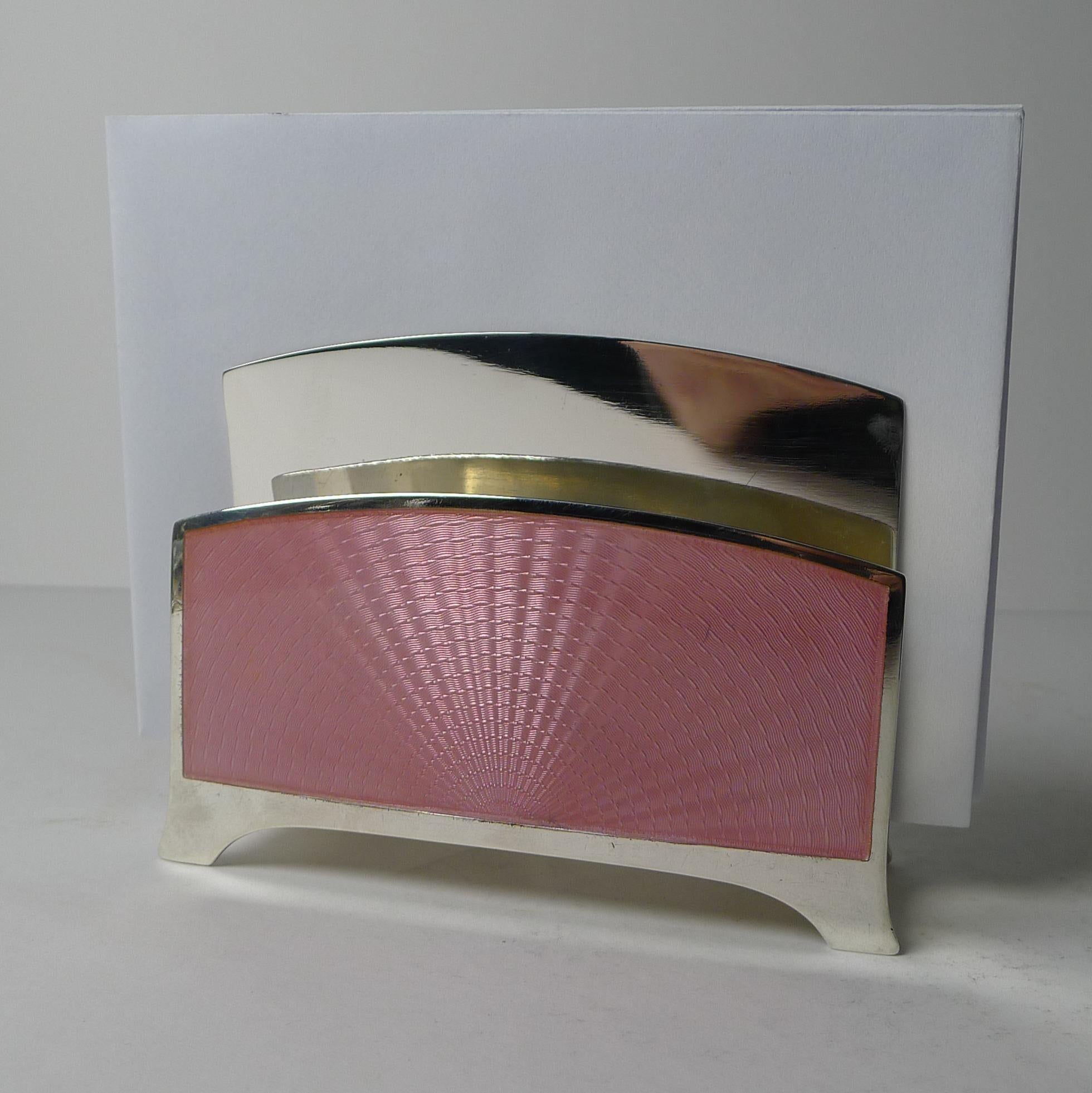 Amerikanischer Briefhalter aus Sterlingsilber und rosa Guilloche-Emaille im Art déco-Stil (amerikanisch) im Angebot
