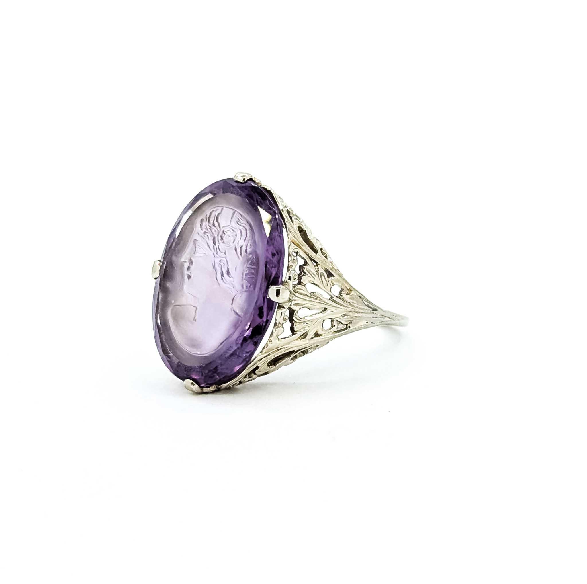 Taille ovale Bague Art déco en or blanc 14K avec améthyste en vente