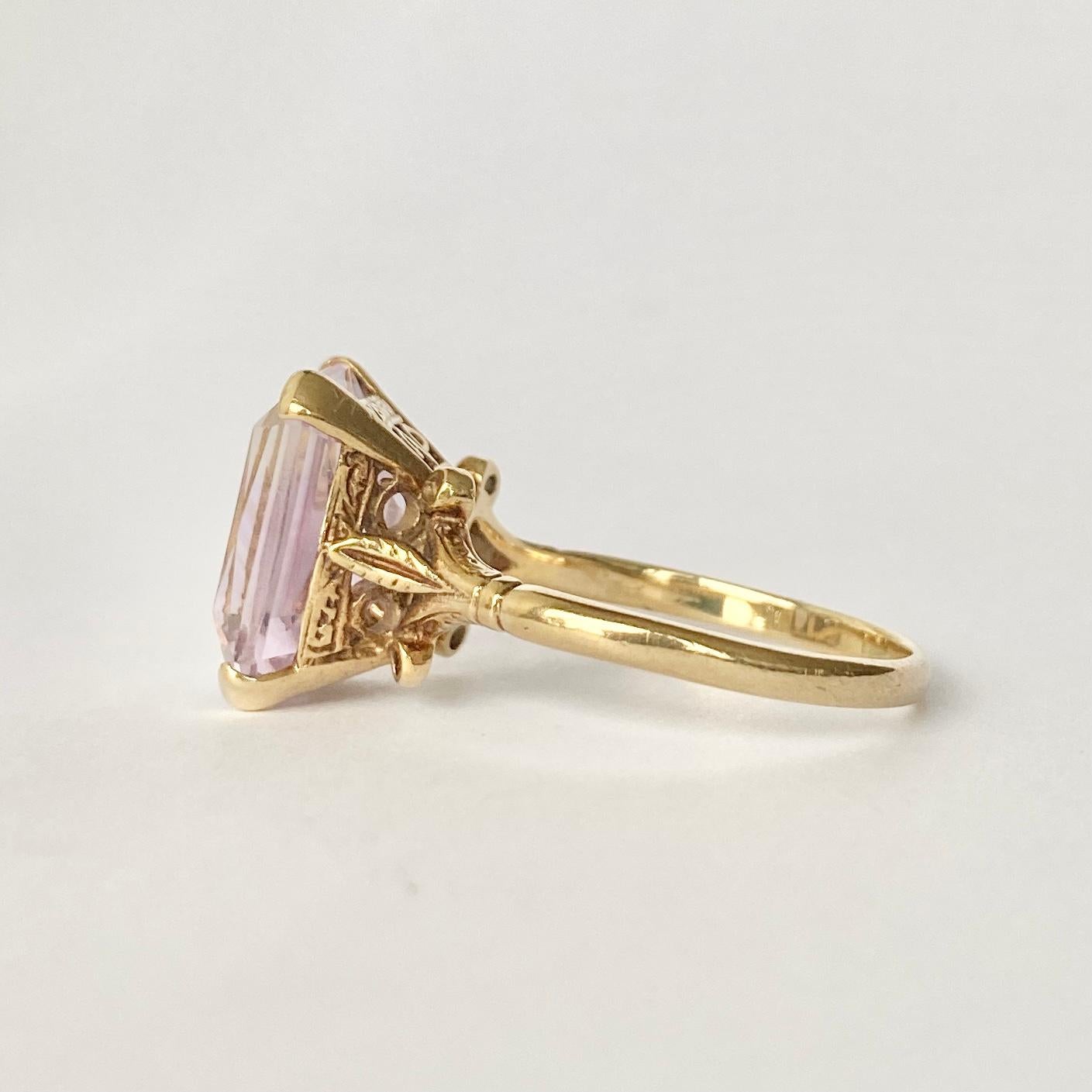 Art Deco Amethyst 9 Carat Gold Cocktail Ring In Good Condition In Chipping Campden, GB