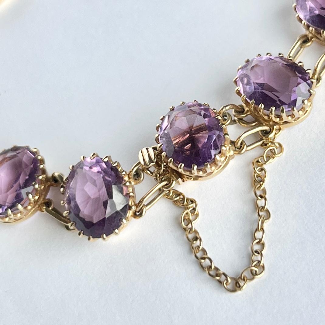Art Deco Amethyst and 9 Carat Gold Bracelet In Good Condition For Sale In Chipping Campden, GB
