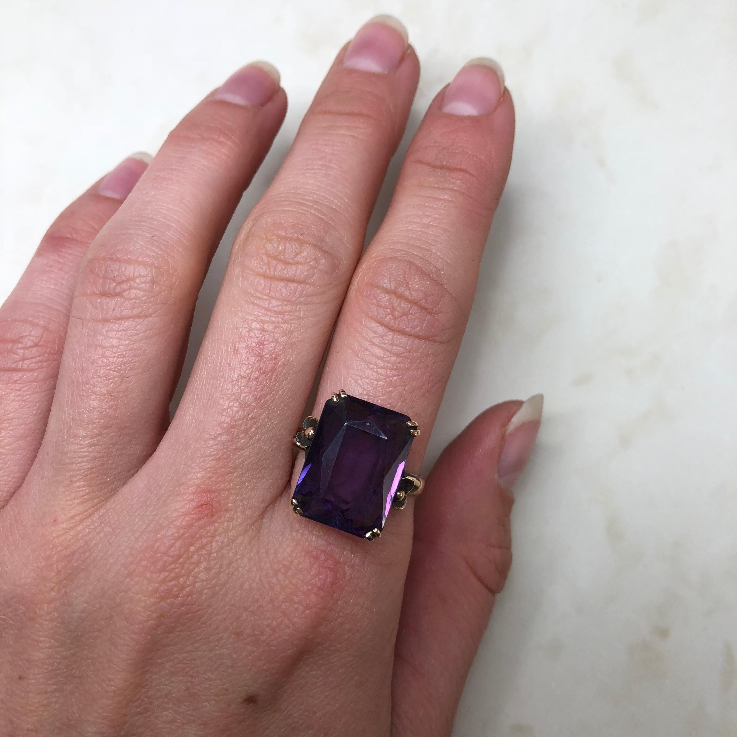 Art Deco Amethyst and 9 Carat Gold Cocktail Ring 2