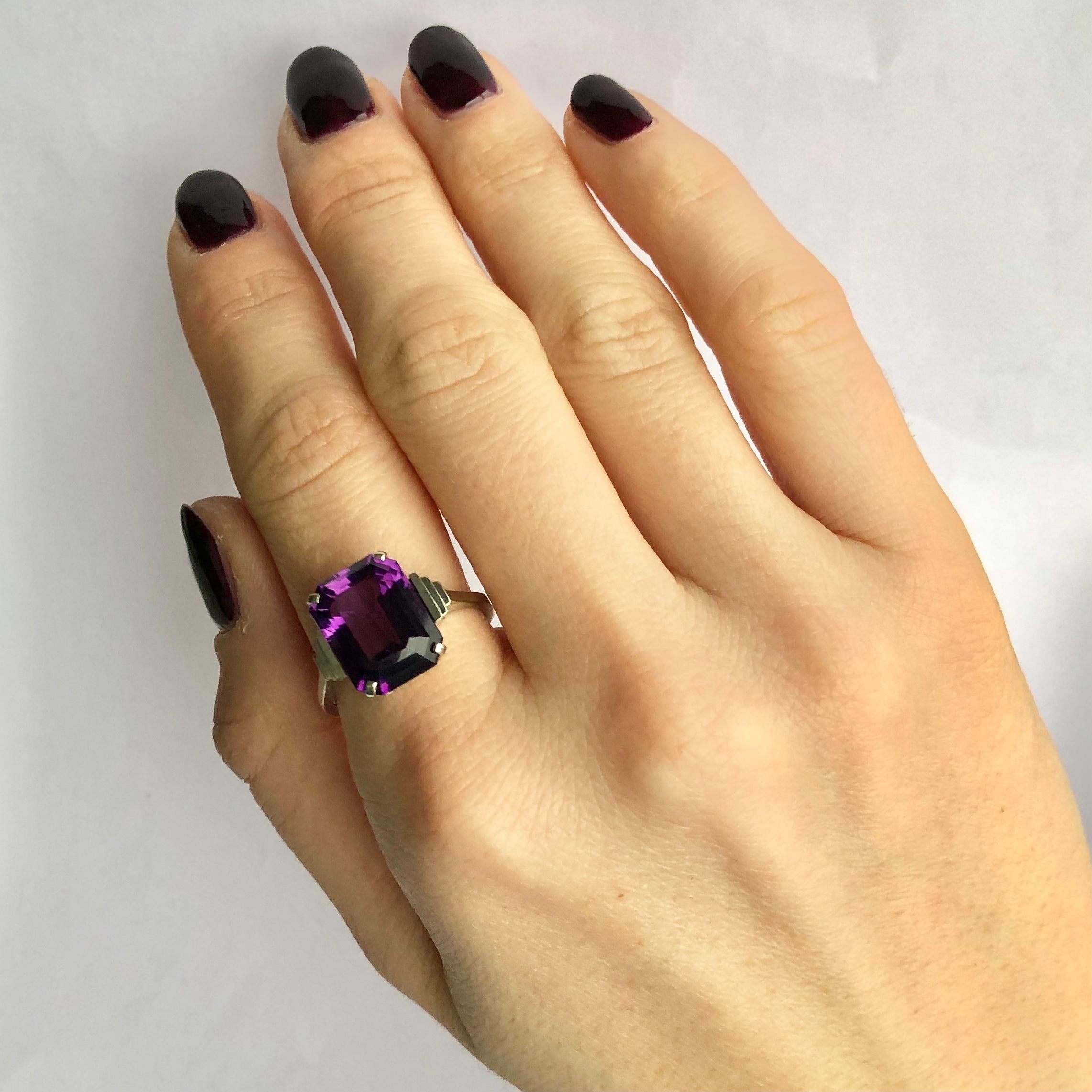 Women's Art Deco Amethyst and 9 Carat White Gold Cocktail Ring