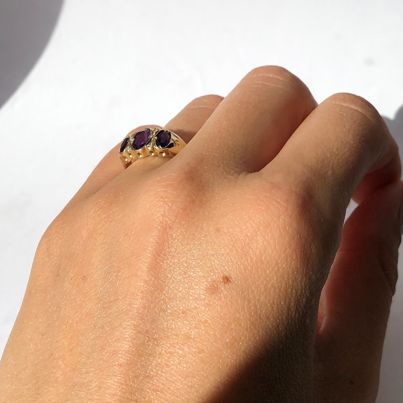 Art Deco Amethyst and Diamond 9 Carat Gold Three-Stone Ring 1