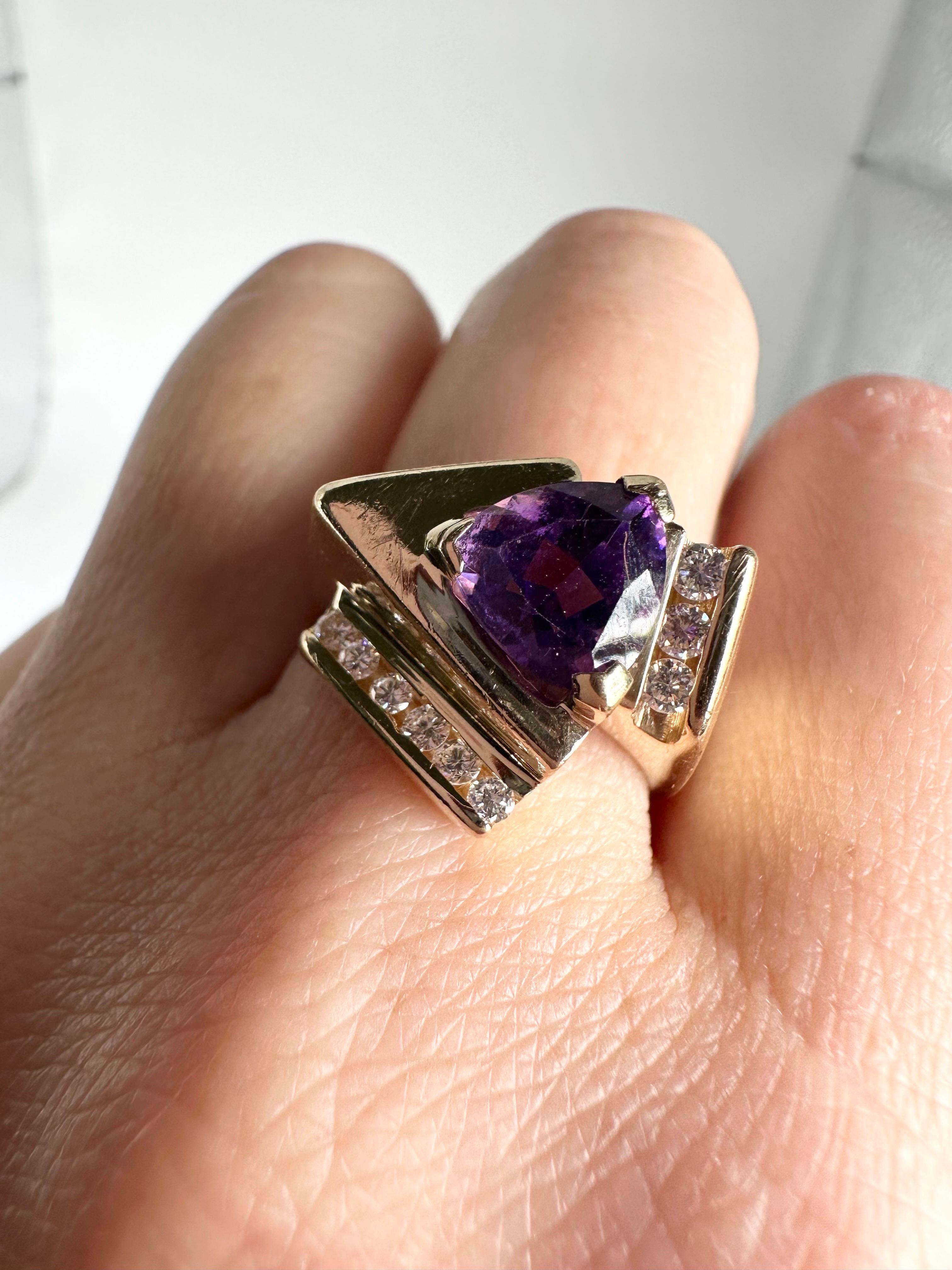 Women's or Men's Art Deco Amethyst and diamond ring 14KT yellow gold For Sale