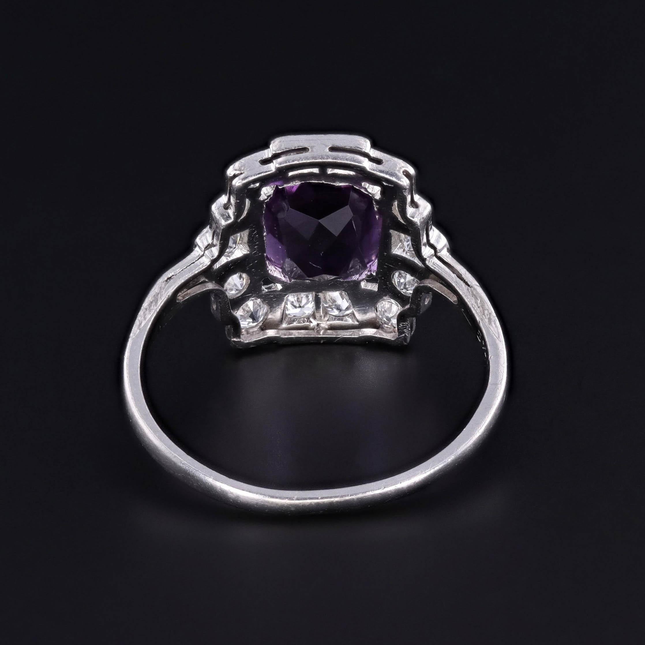 Ottagono Anello Art Deco con ametista e diamanti in platino in vendita