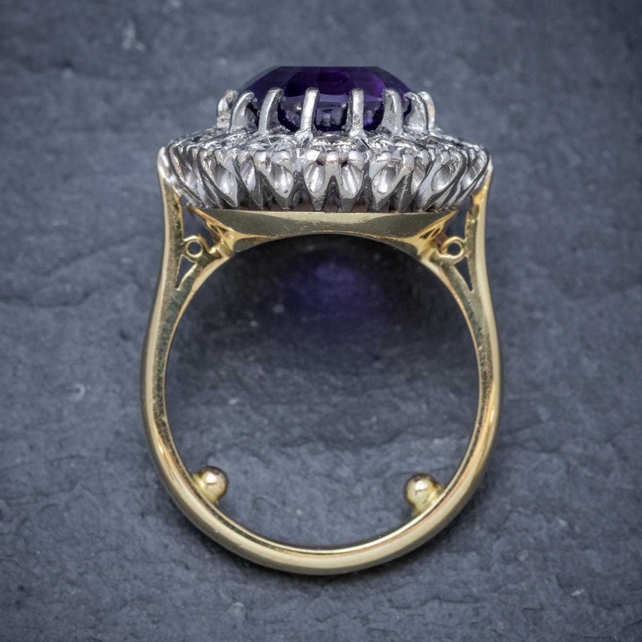 Art Deco Amethyst Diamond Ring 18 Carat Gold, circa 1930 For Sale 2