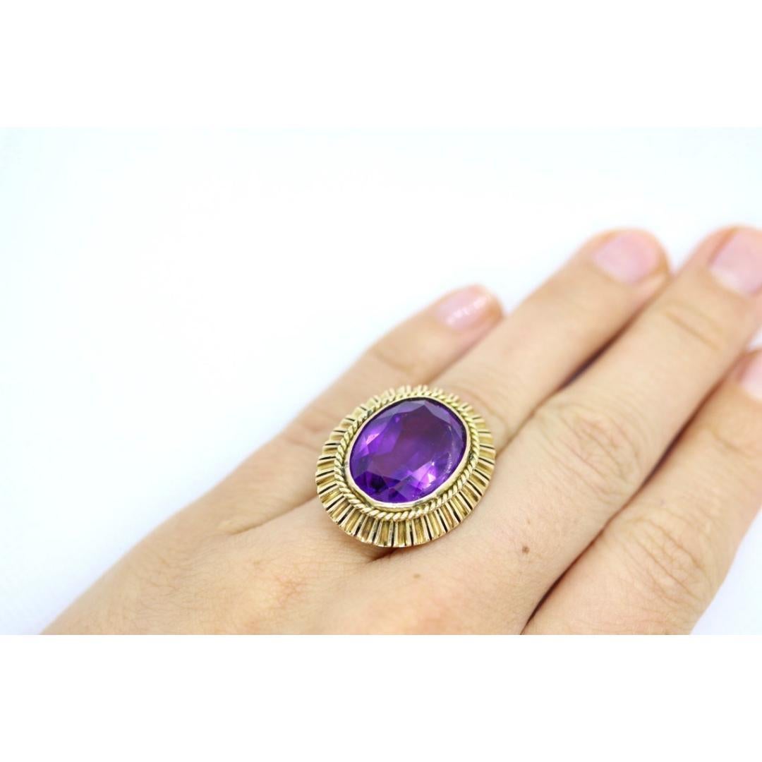 Art Deco Amethyst Ring. 14k Gold and a HUGE 16 ct Amethyst Ring. Size 6.5 Womens In Good Condition For Sale In Port Charlotte, FL