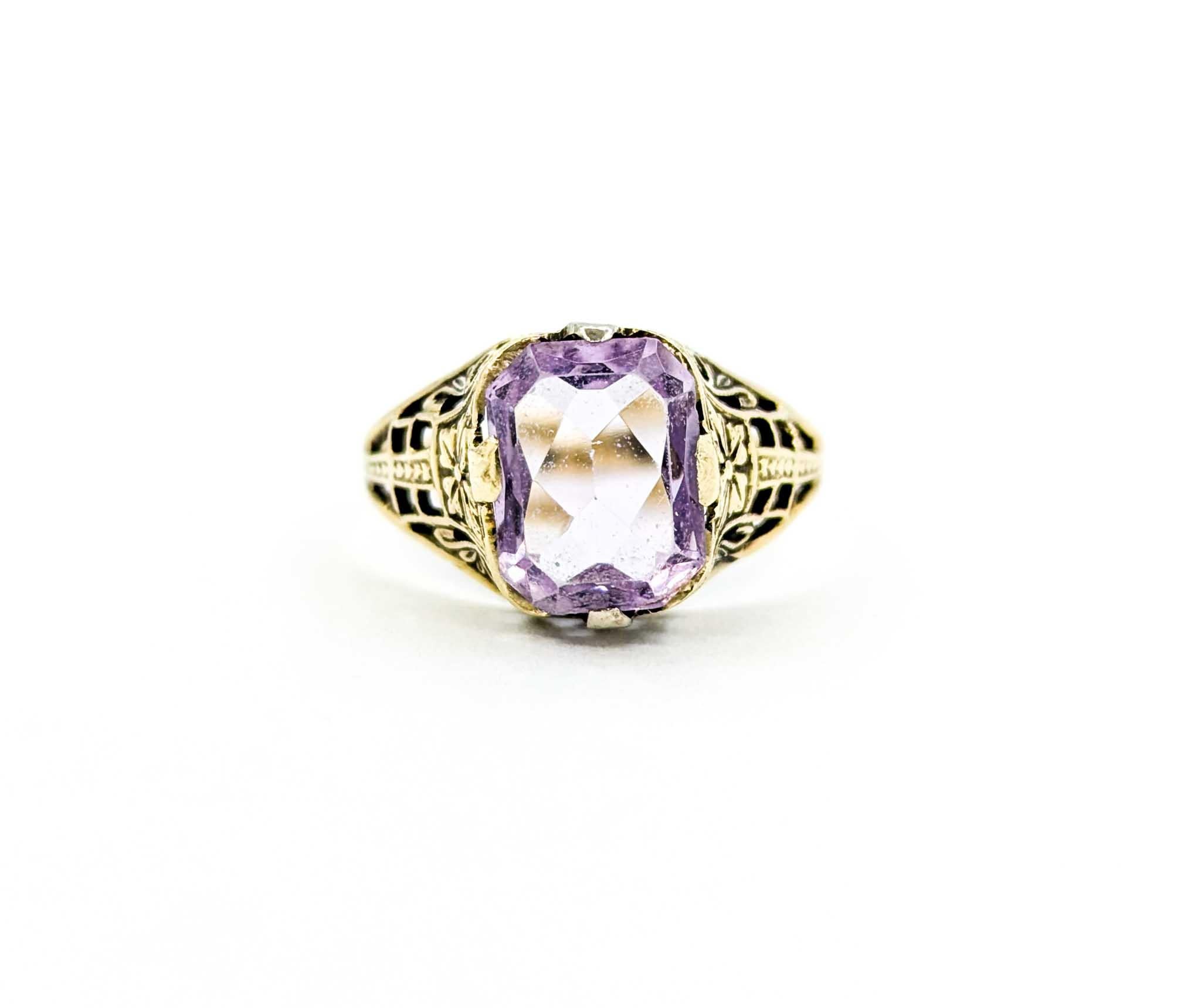Art Deco Amethyst-Ring mit filigranem Filigran in Gelbgold 7