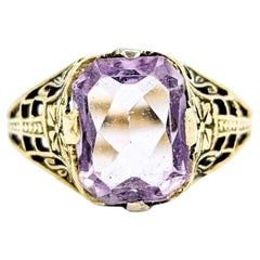Art Deco Amethyst-Ring mit filigranem Filigran in Gelbgold