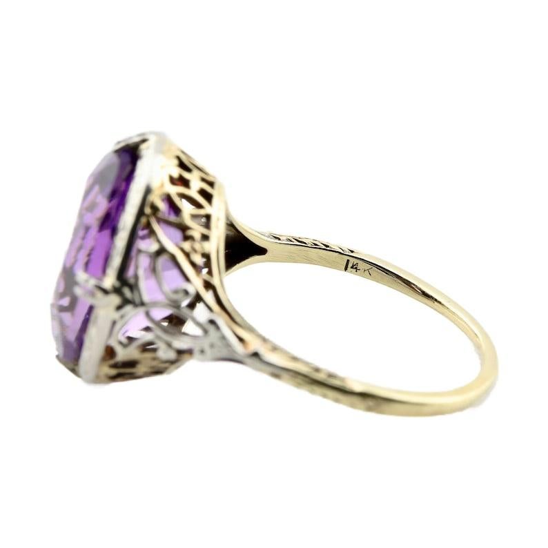 Women's Art Deco Amethyst Solitaire Filigree Ring in Two Tone 14 Karat Gold For Sale