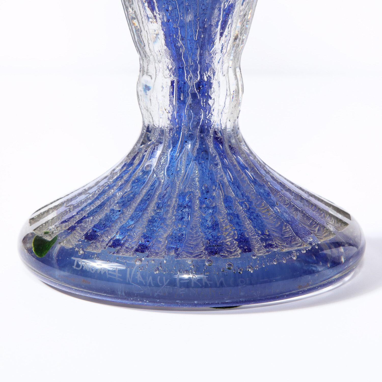Art Deco Amphora-Vase aus mundgeblasenem Flieder und kanalisiertem Klarglas, signiert Daum im Angebot 6