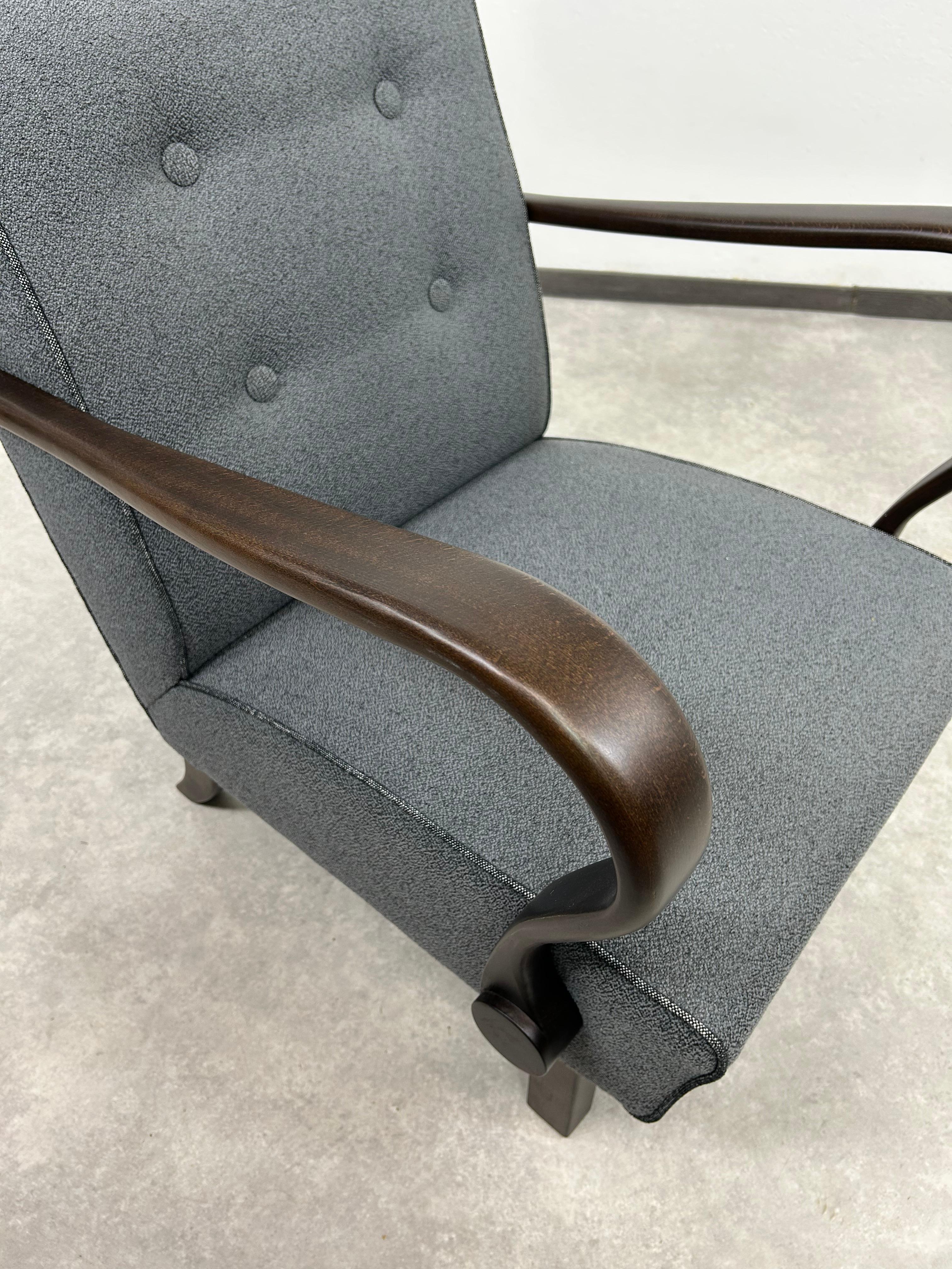 Silla amr art déco H320 de J.Halabala para UP Závody Tela en venta