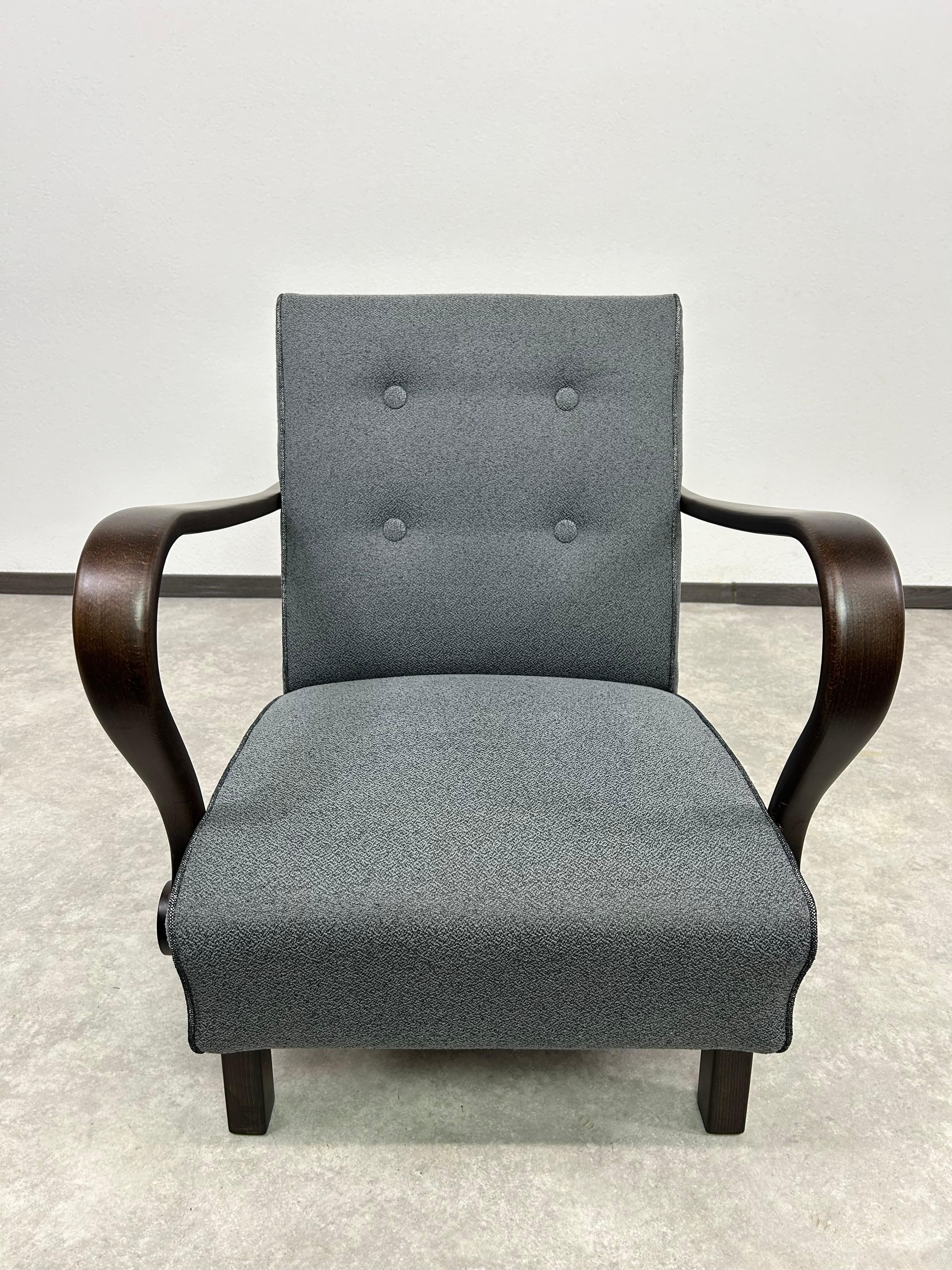 Silla amr art déco H320 de J.Halabala para UP Závody en venta 2