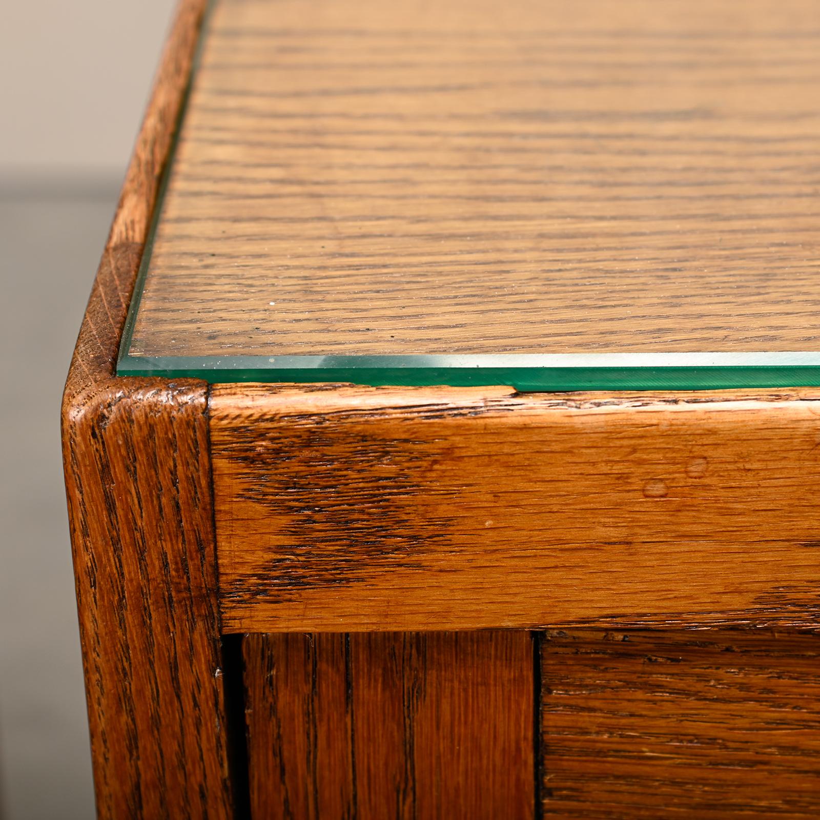 Coppia di comodini Art Deco della Scuola di Oak in quercia e vetro, Paesi Bassi, 1930 in vendita 6