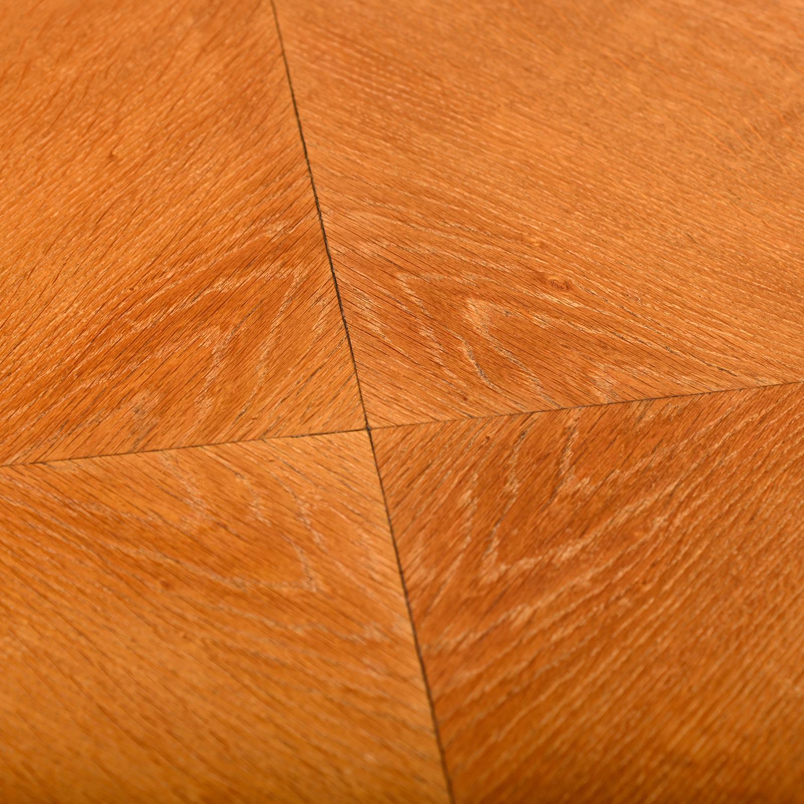 XX secolo Tavolino Art Deco della Scuola di Amsterdam in Oak, Paesi Bassi, anni '30 in vendita