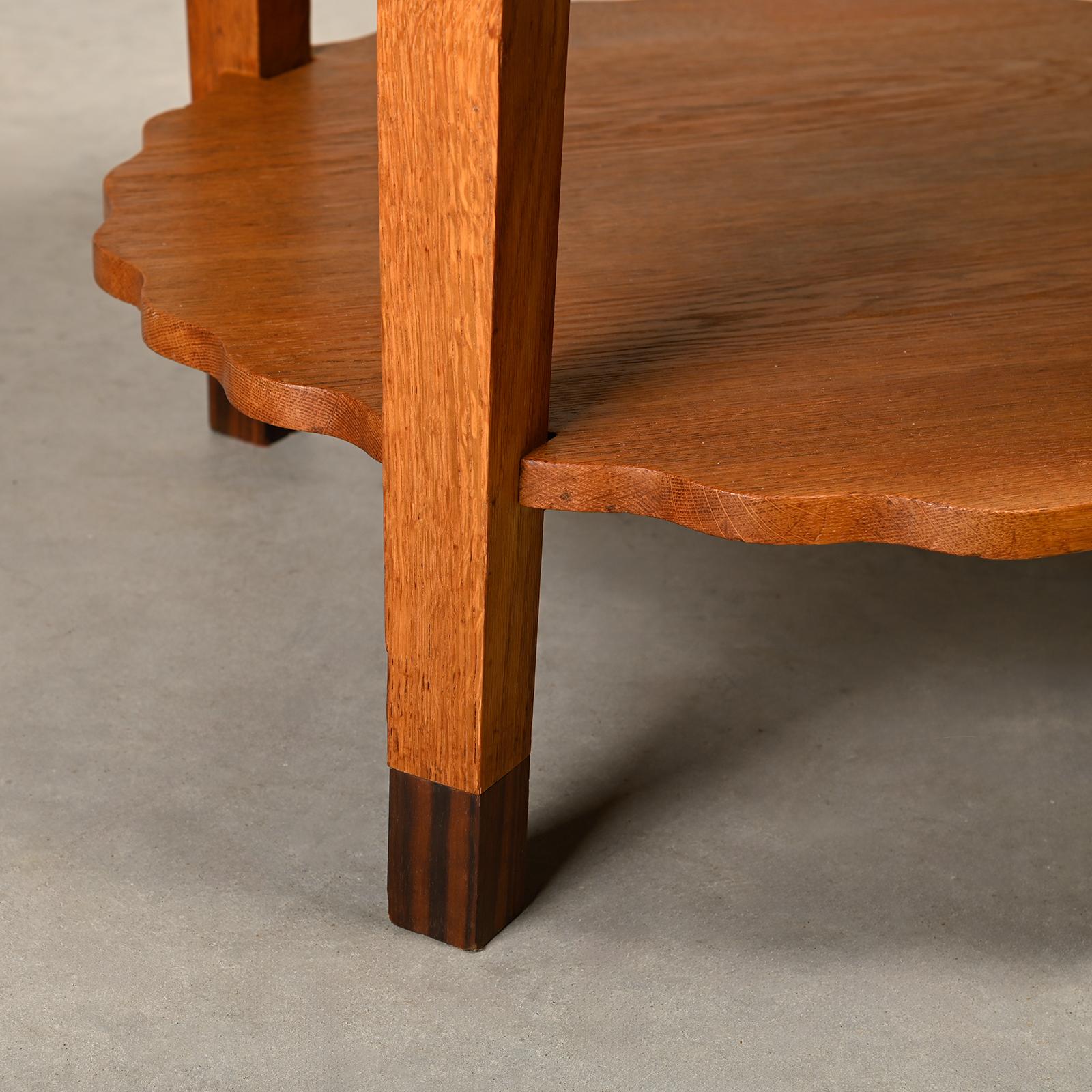 Tavolino Art Deco della Scuola di Amsterdam in Oak, Paesi Bassi, anni '30 in vendita 1