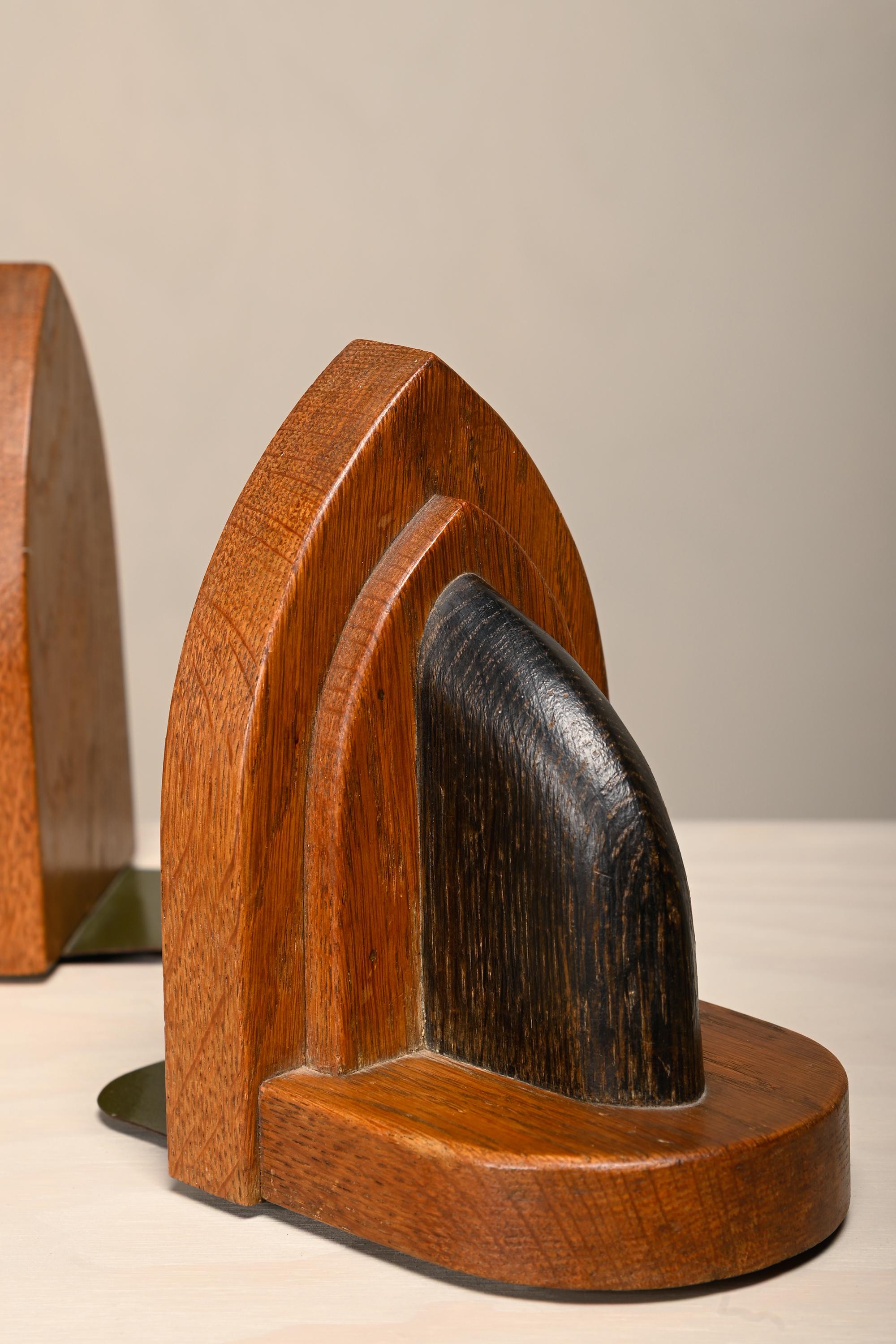 Art Deco Amsterdam Schule hölzerne Buchstützen, 1930er Jahre im Angebot 2