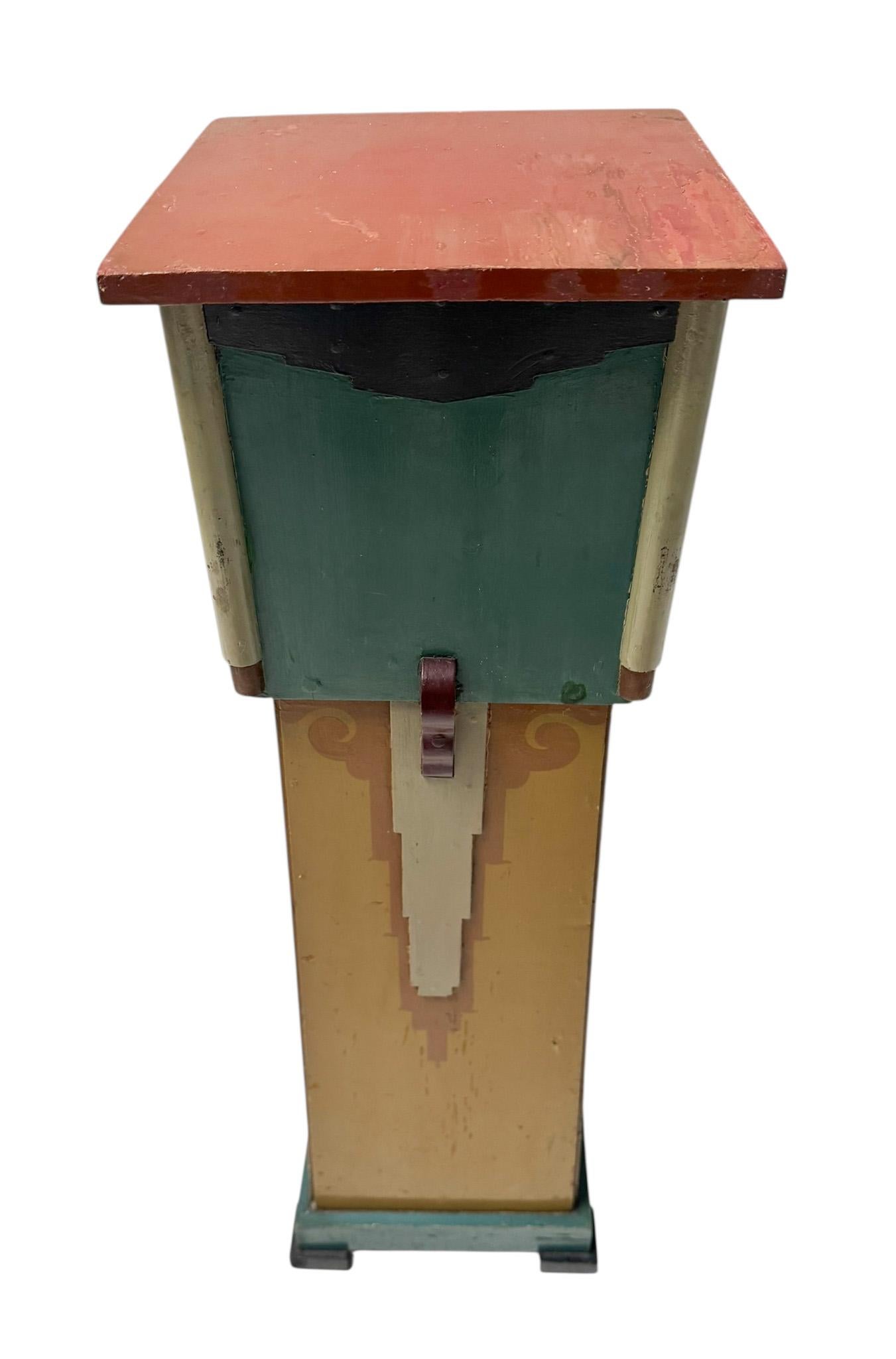 Magnificent and rare Art Deco Amsterdamse School decorative pedestal.
Striking Dutch design from the 1920s.
Original hand-painted pine base and top in various colors.
Diameter of the top: 30 cm or 11.81 in.
This wonderful Art Deco Amsterdamse School