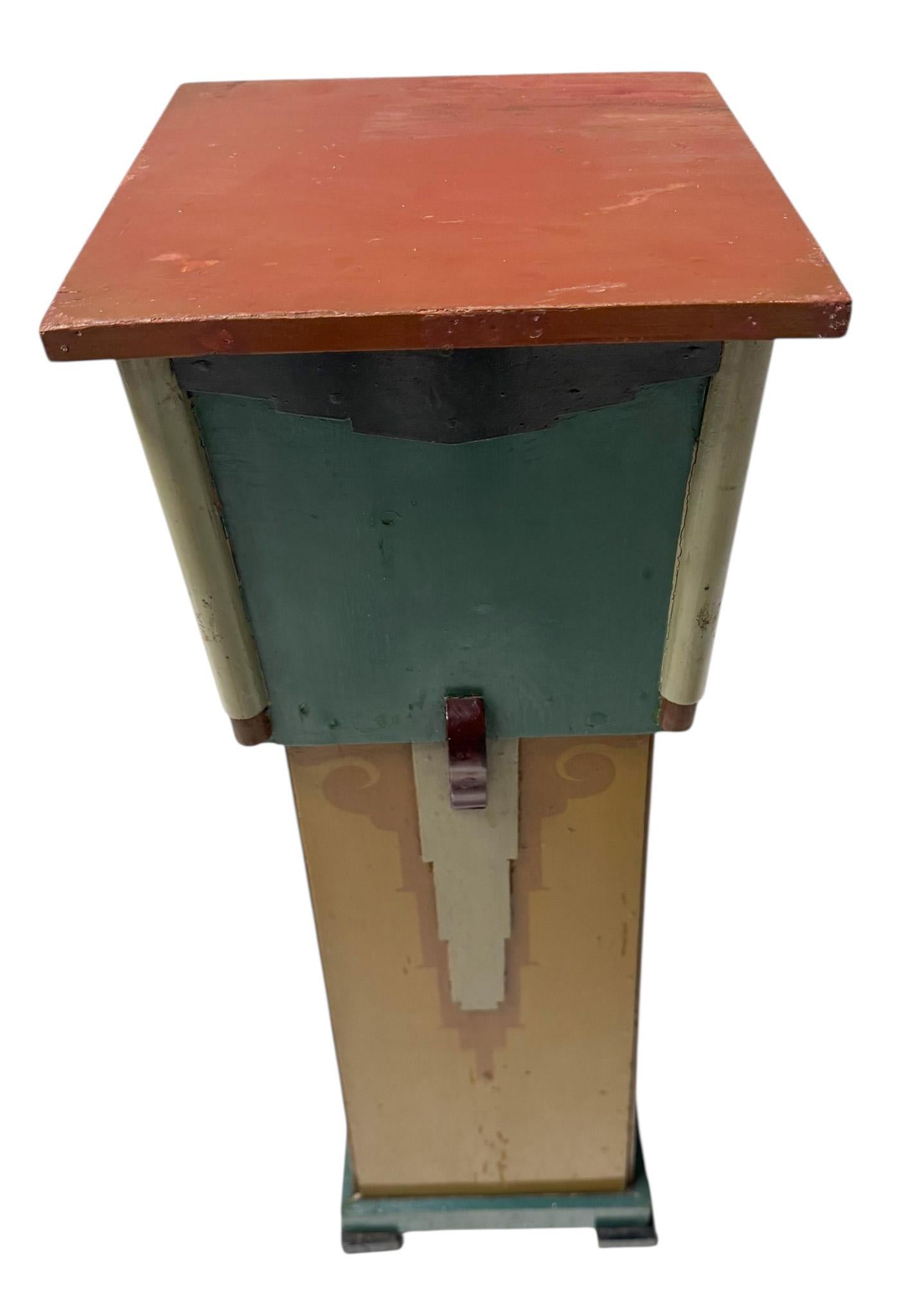 Art Deco Amsterdamse Schoo Hand-Painted Decorativel Pedestal, 1920s For Sale 1