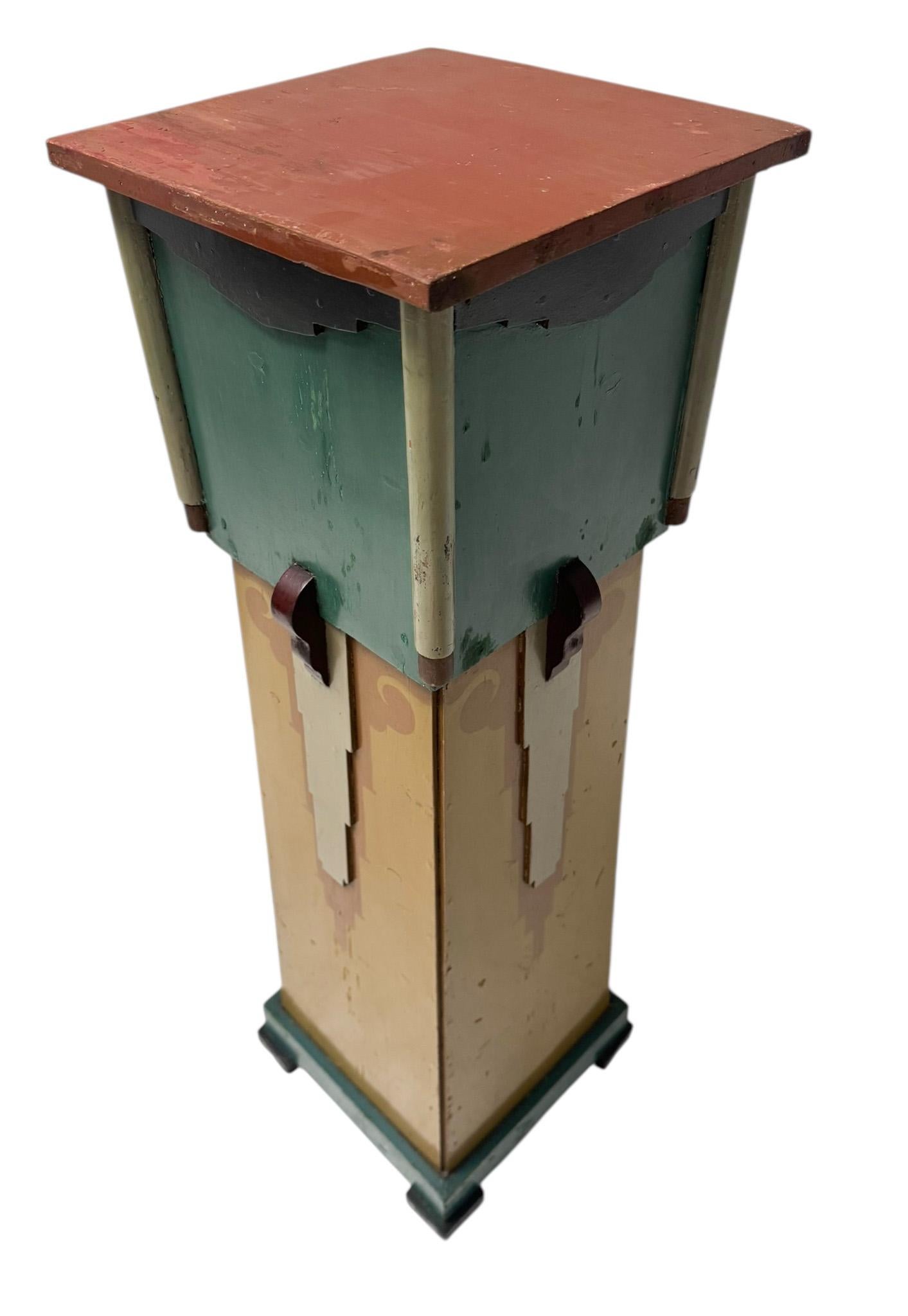 Art Deco Amsterdamse Schoo Hand-Painted Decorativel Pedestal, 1920s For Sale 2