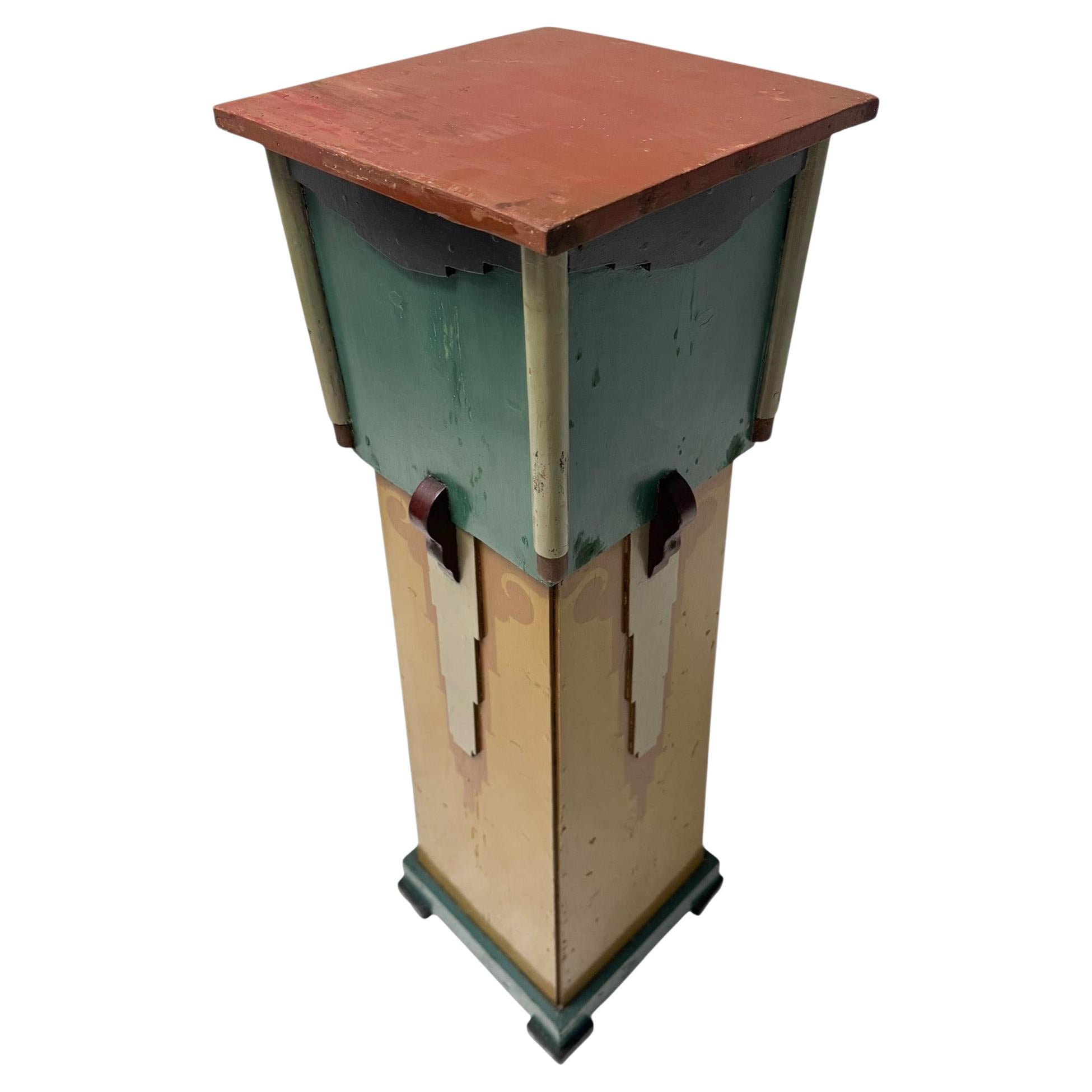 Pedestal decorativo pintado a mano Art Decó Amsterdamse Schoo, años 20