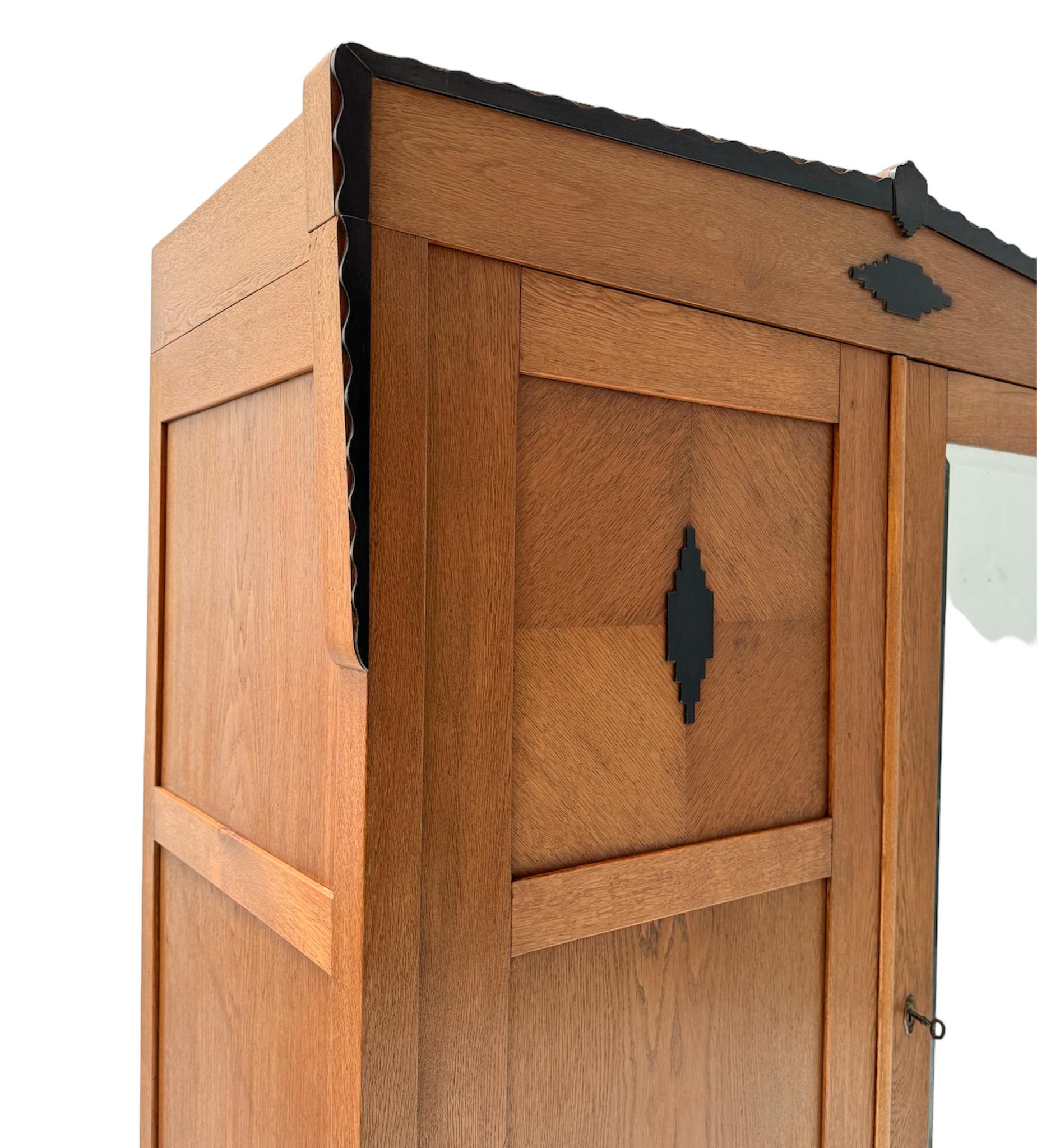 Armoire ou armoire de l'école d'Amsterdamse Art Déco par Fa. Forage Amsterdam en vente 2