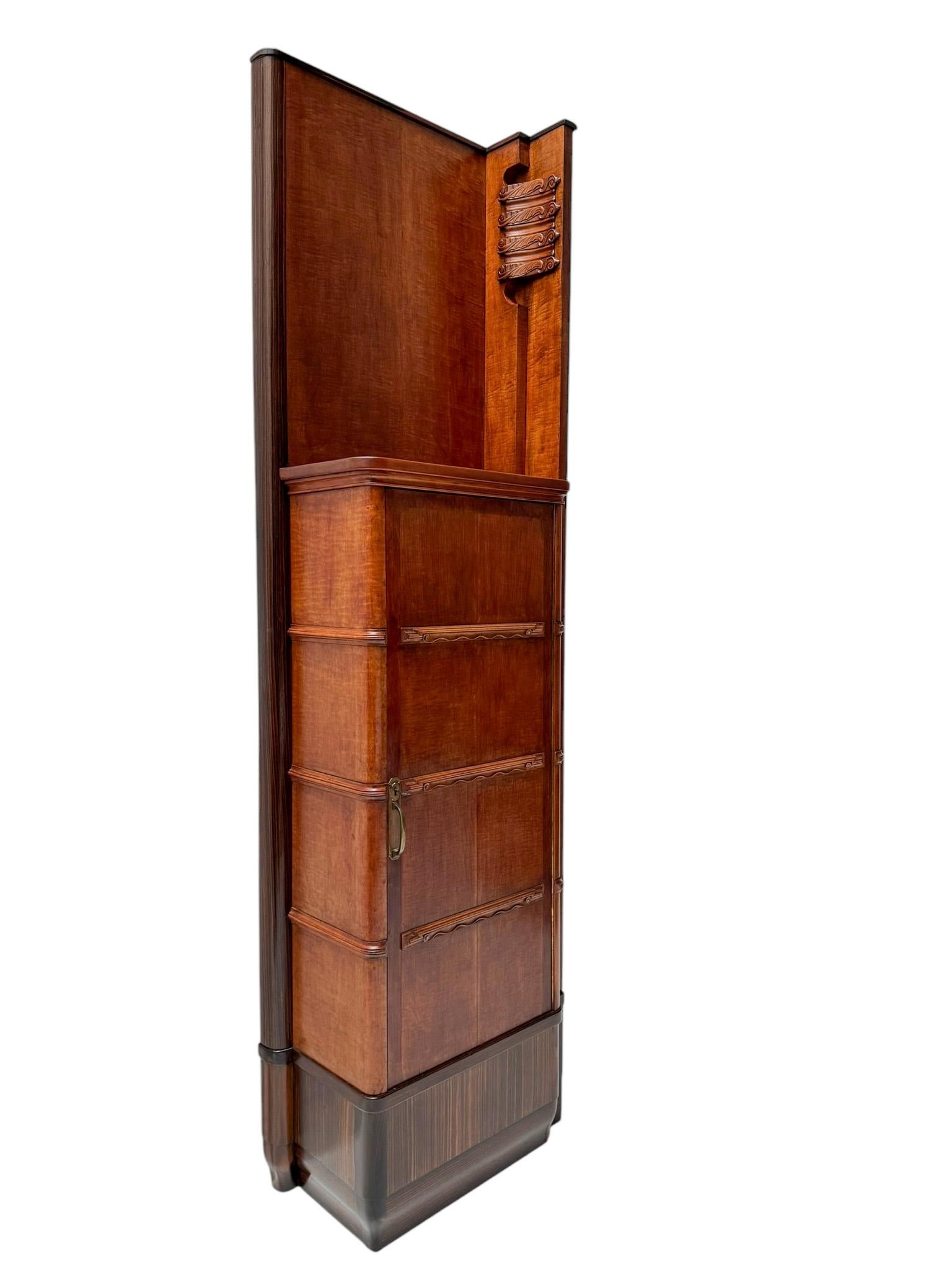 Dutch Art Deco Amsterdamse School Cabinet by J. B. Hillen Amsterdam, 1920s For Sale