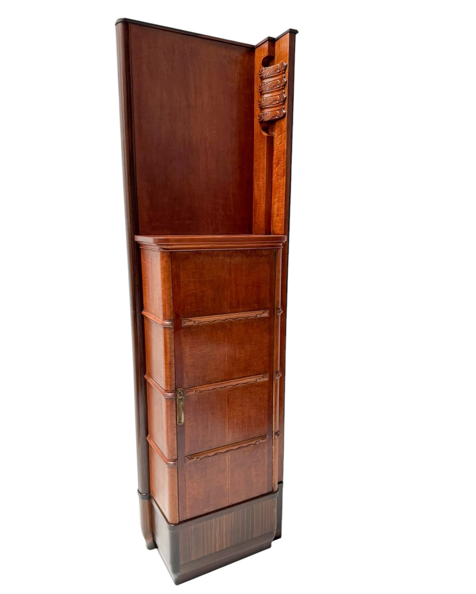 Early 20th Century Art Deco Amsterdamse School Cabinet by J. B. Hillen Amsterdam, 1920s For Sale
