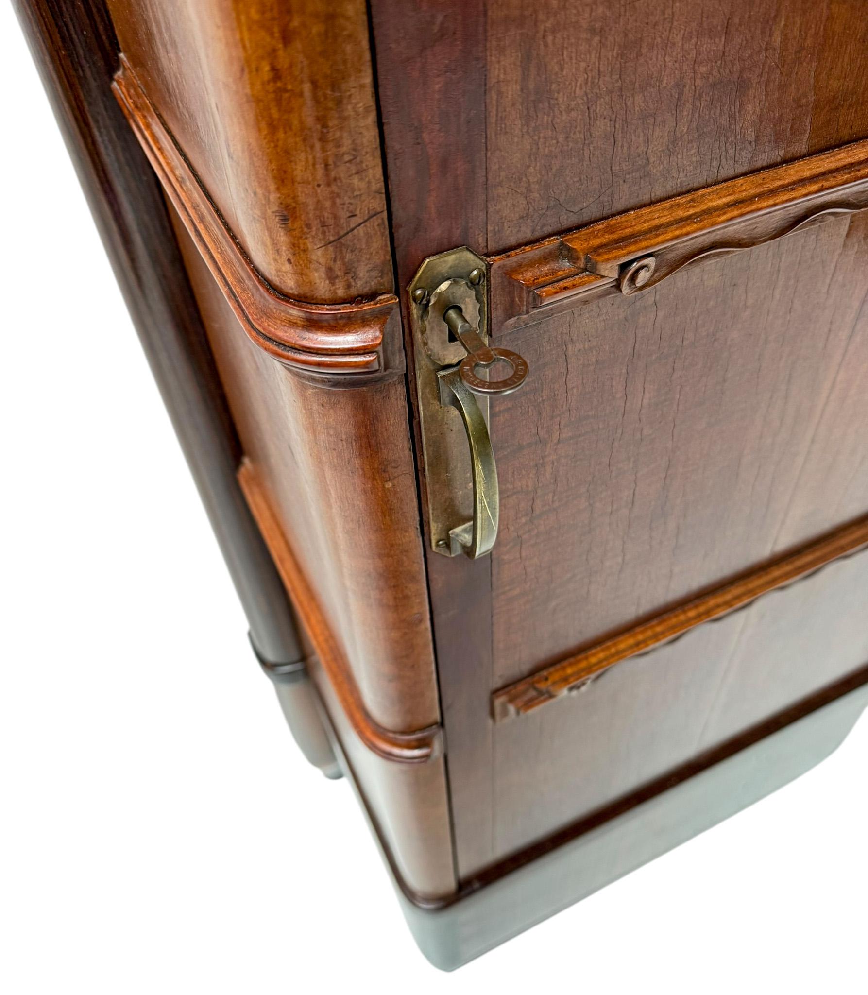 Art Deco Amsterdamse School Cabinet by J. B. Hillen Amsterdam, 1920s For Sale 3