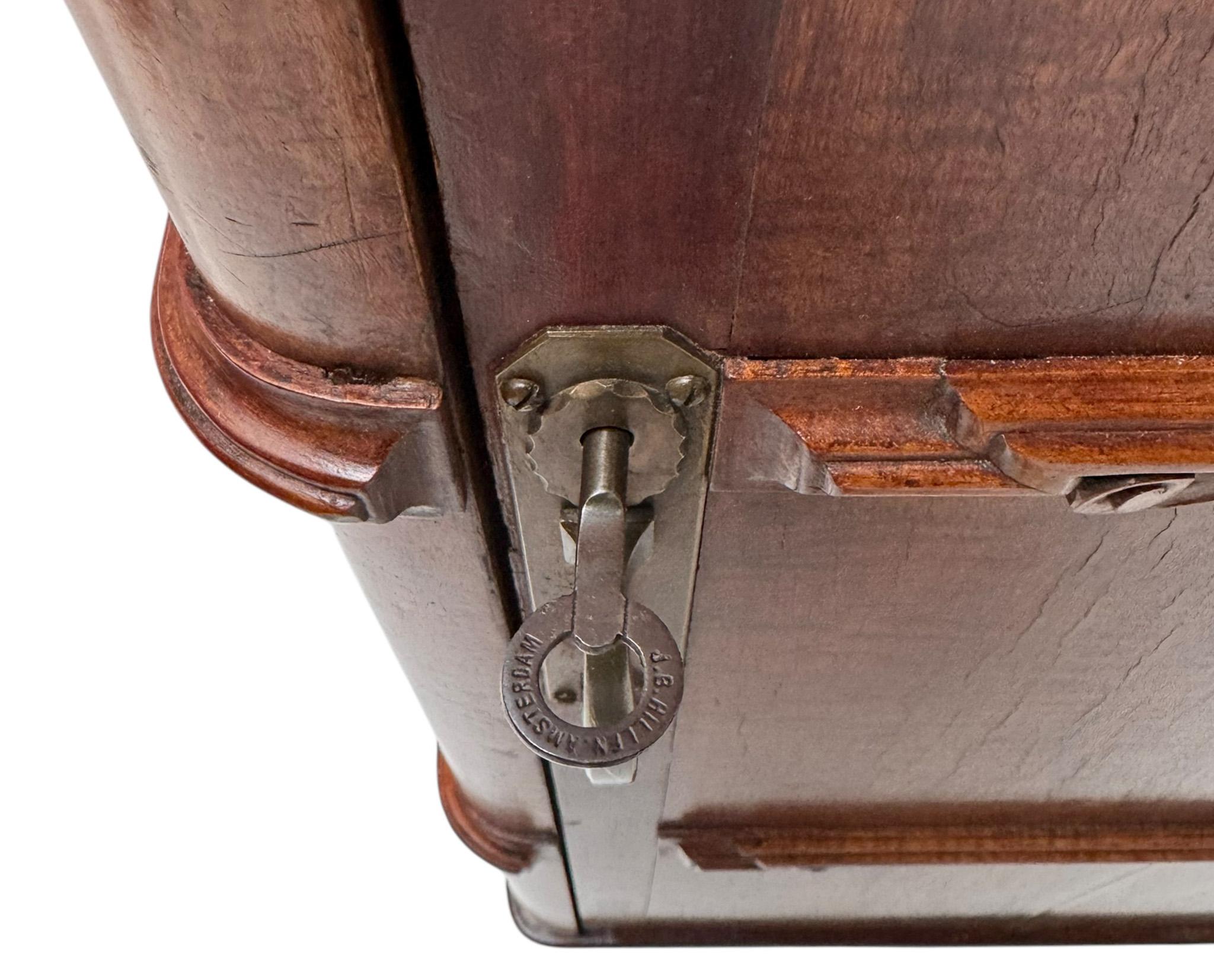 Meuble de rangement de l'école Amsterdamse de J. B. Hillen Amsterdam, années 1920 en vente 3