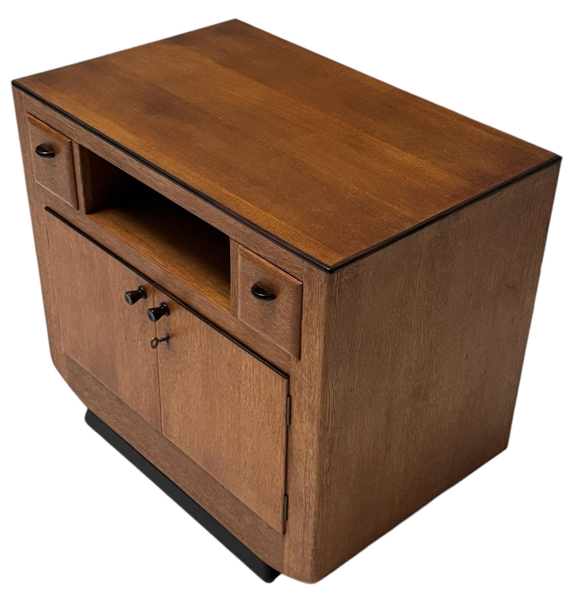 Art Deco Amsterdamse School Cabinet with Drawers by Piet Kramer, 1930s For Sale 4
