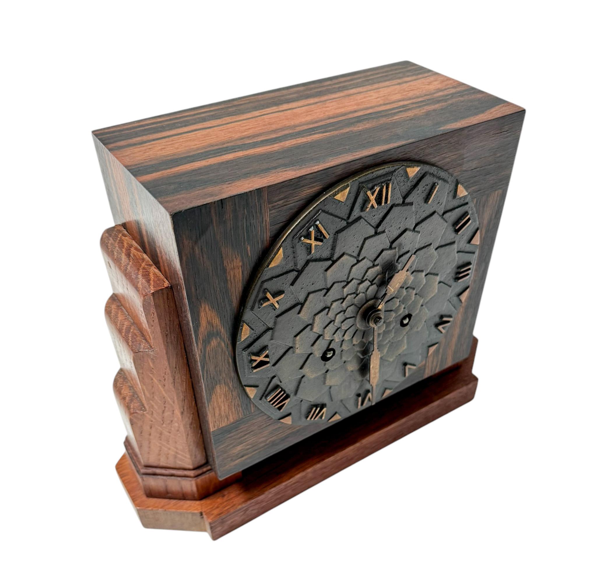 Art Déco Orologio da tavolo Art Deco Amsterdamse School di Mundiklok, anni '20 in vendita