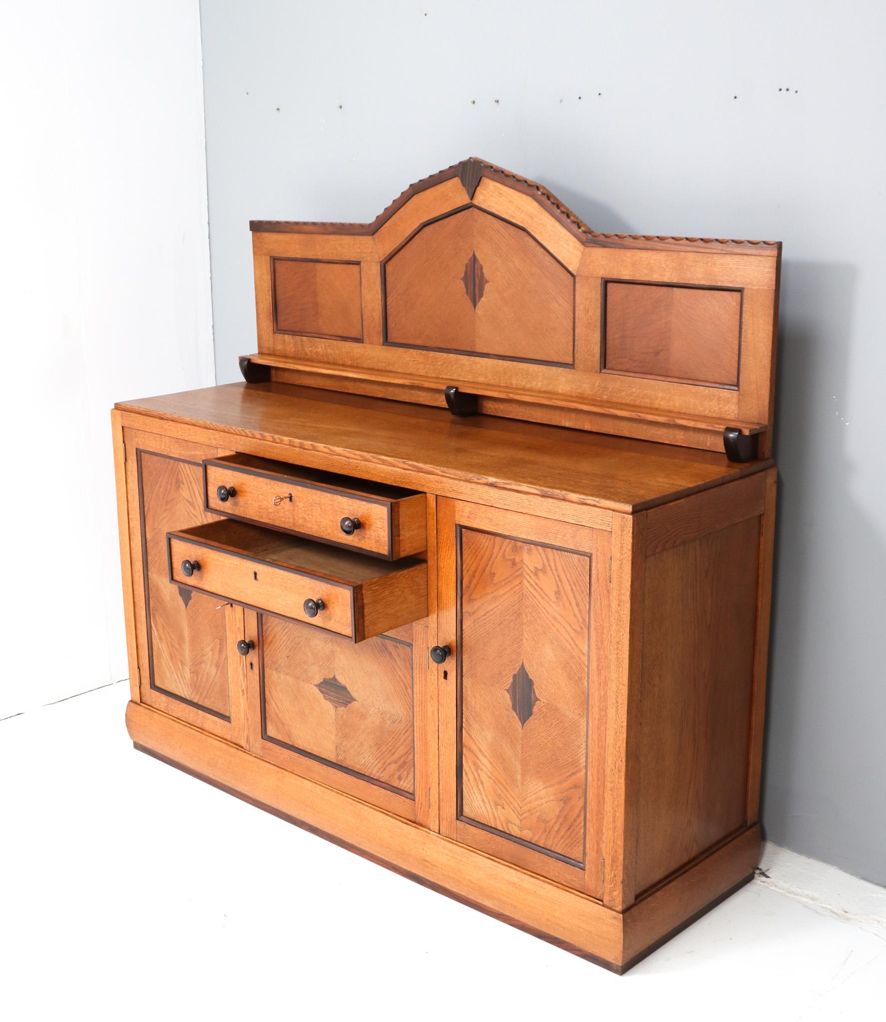 Olandese Credenza o credenza in quercia Art Deco Amsterdamse School di Fa. Perforazione, 1924 in vendita
