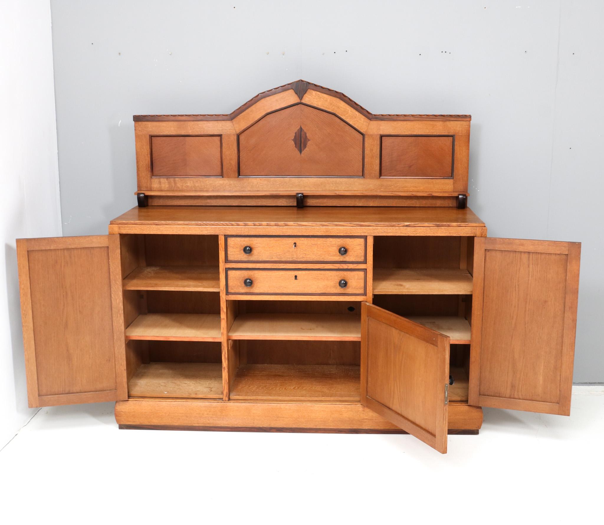 Inizio XX secolo Credenza o credenza in quercia Art Deco Amsterdamse School di Fa. Perforazione, 1924 in vendita