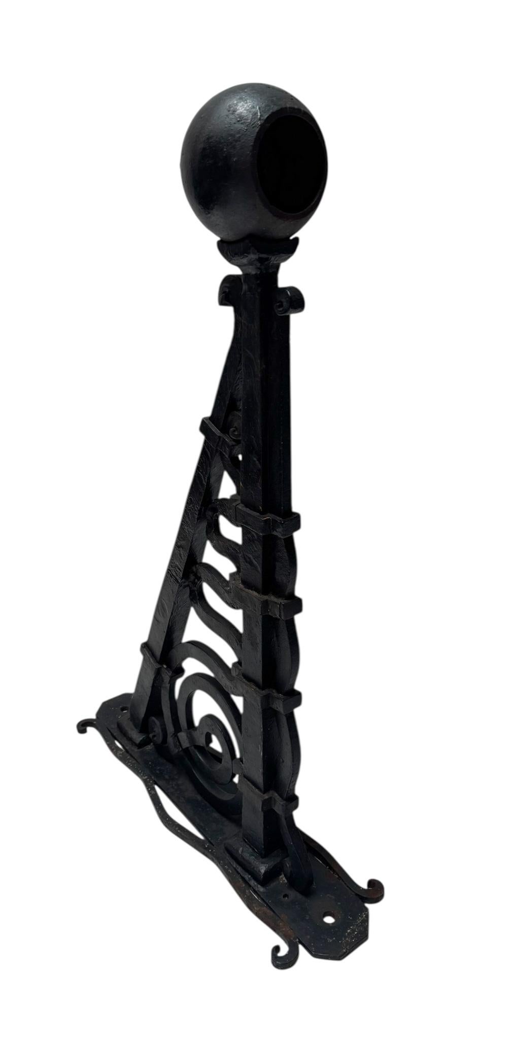 Art Deco Amsterdamse School Patinated Wrought Iron Flagstaff or Flagpole, 1920s For Sale 3
