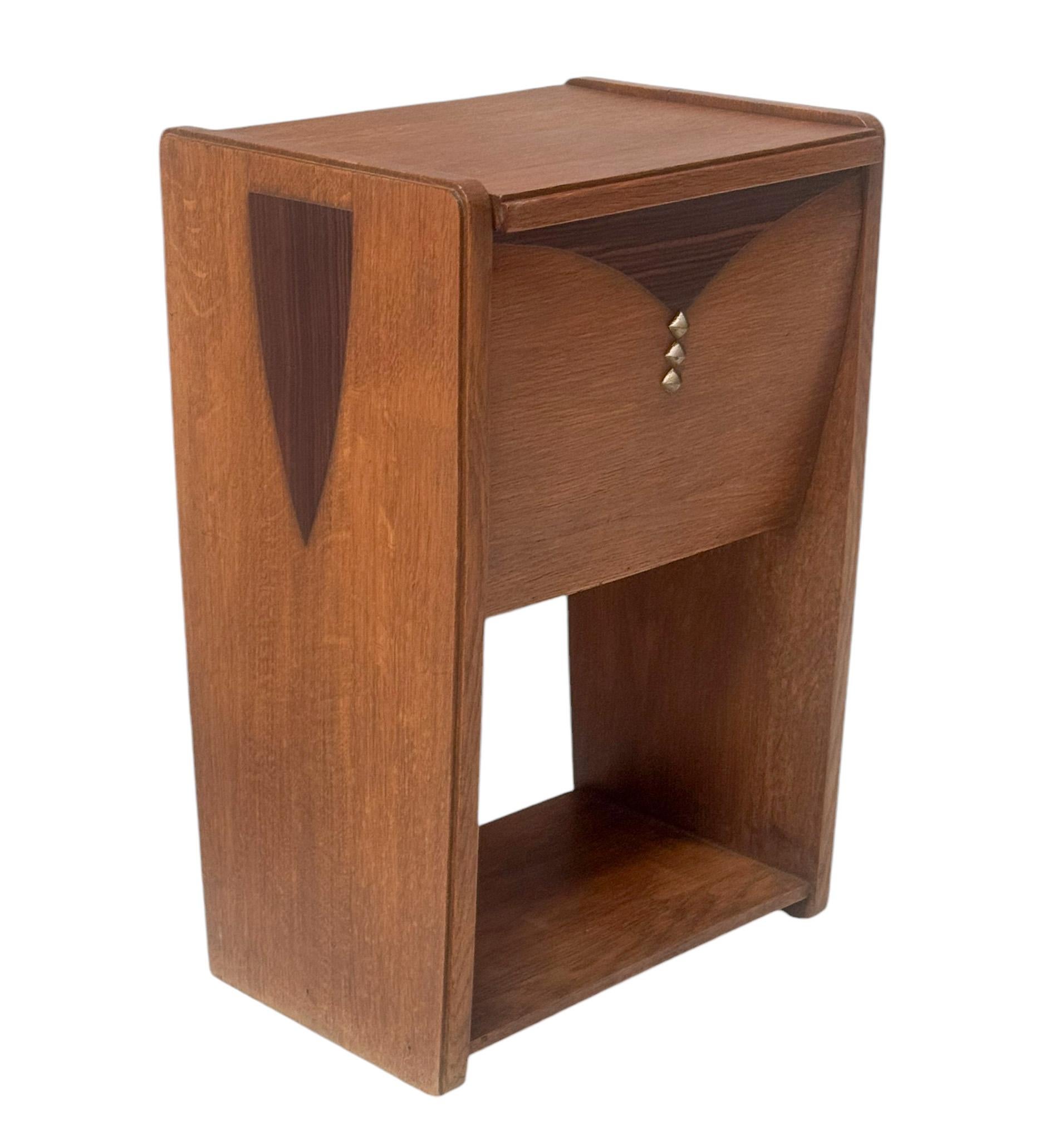 Mesa de costura o auxiliar de la Escuela Amsterdamse Art Decó, años 20 Macasar