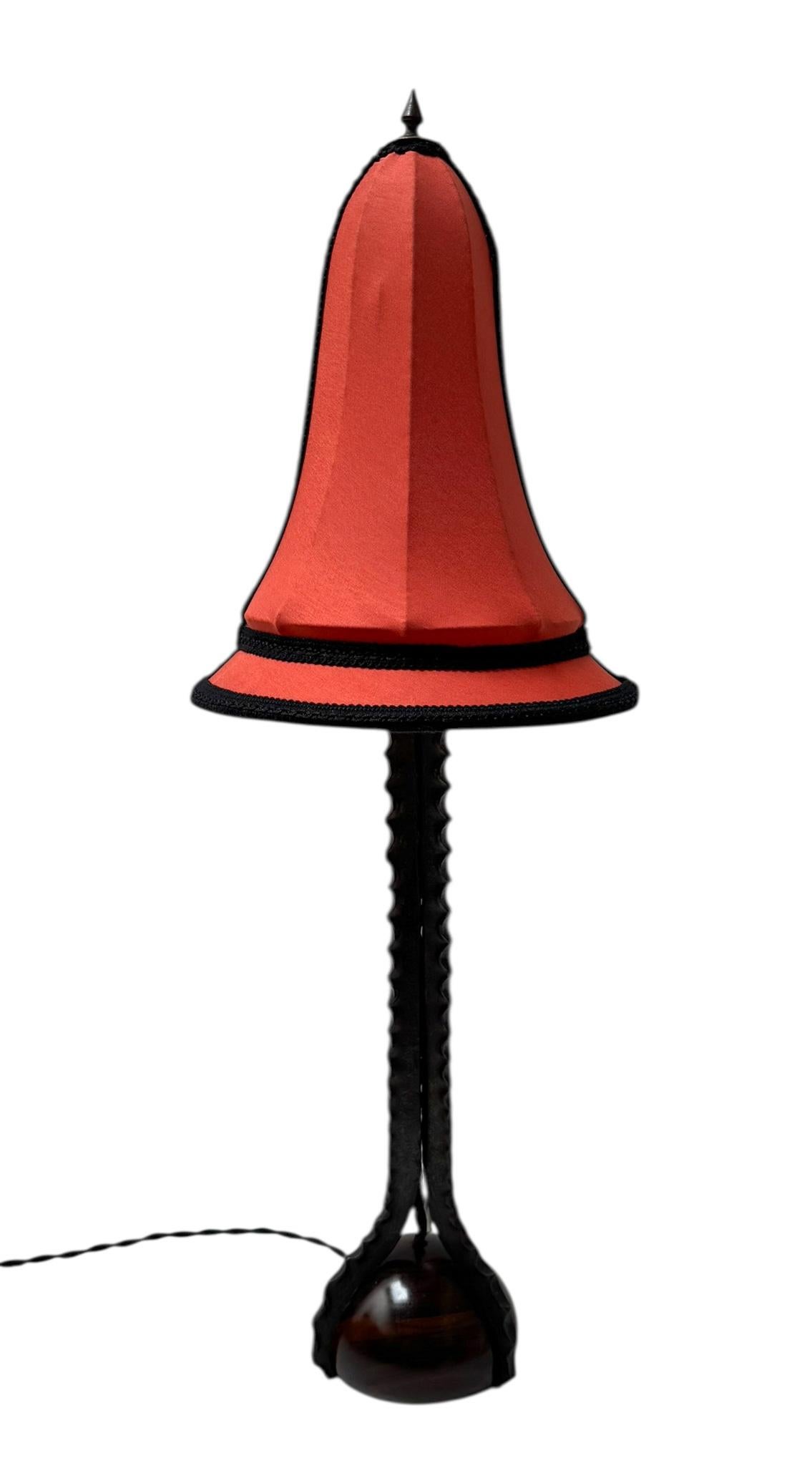 Art Deco Amsterdamse School Tischlampe von Piet Kramer, 1920er Jahre (Art déco) im Angebot