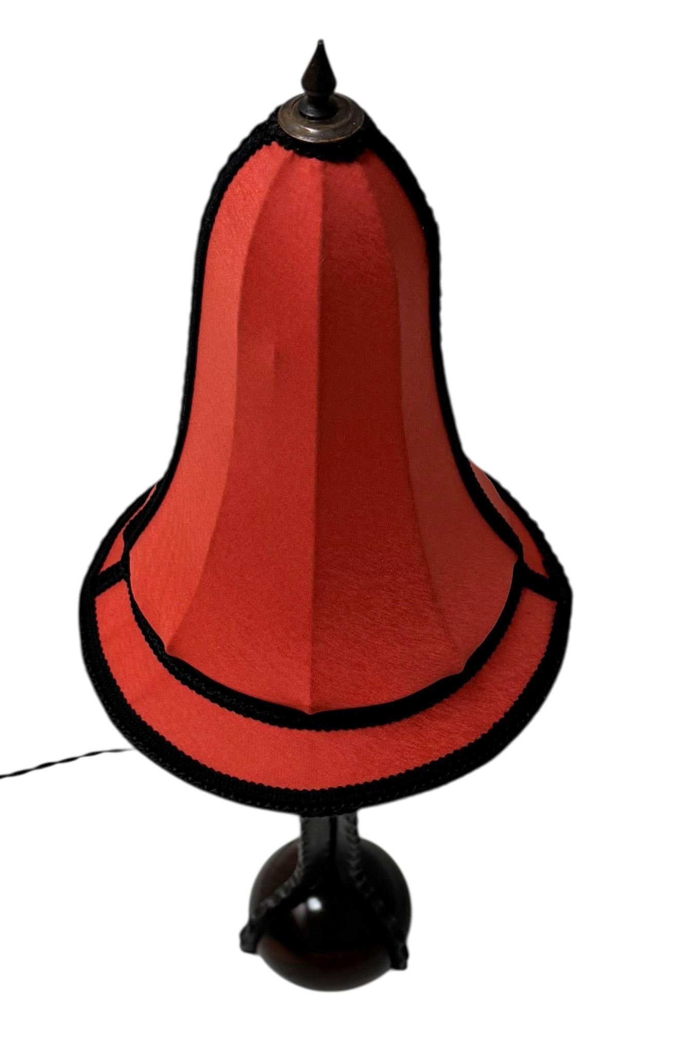 Néerlandais Lampe de table Art déco de l'école d'Amsterdam par Piet Kramer, années 1920 en vente