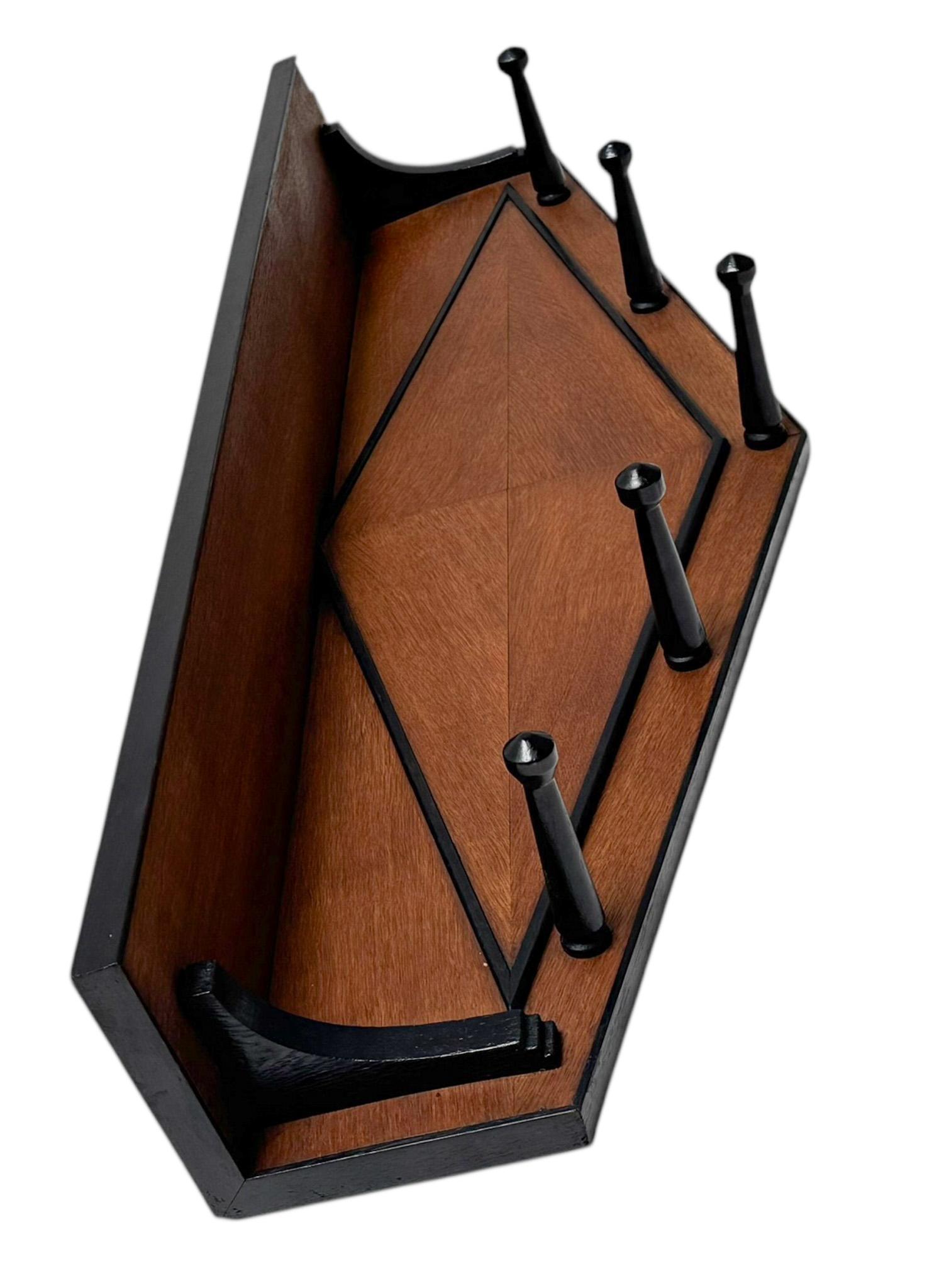 Art Deco Amsterdamse School Wandgarderobe, 1920er Jahre im Angebot 2