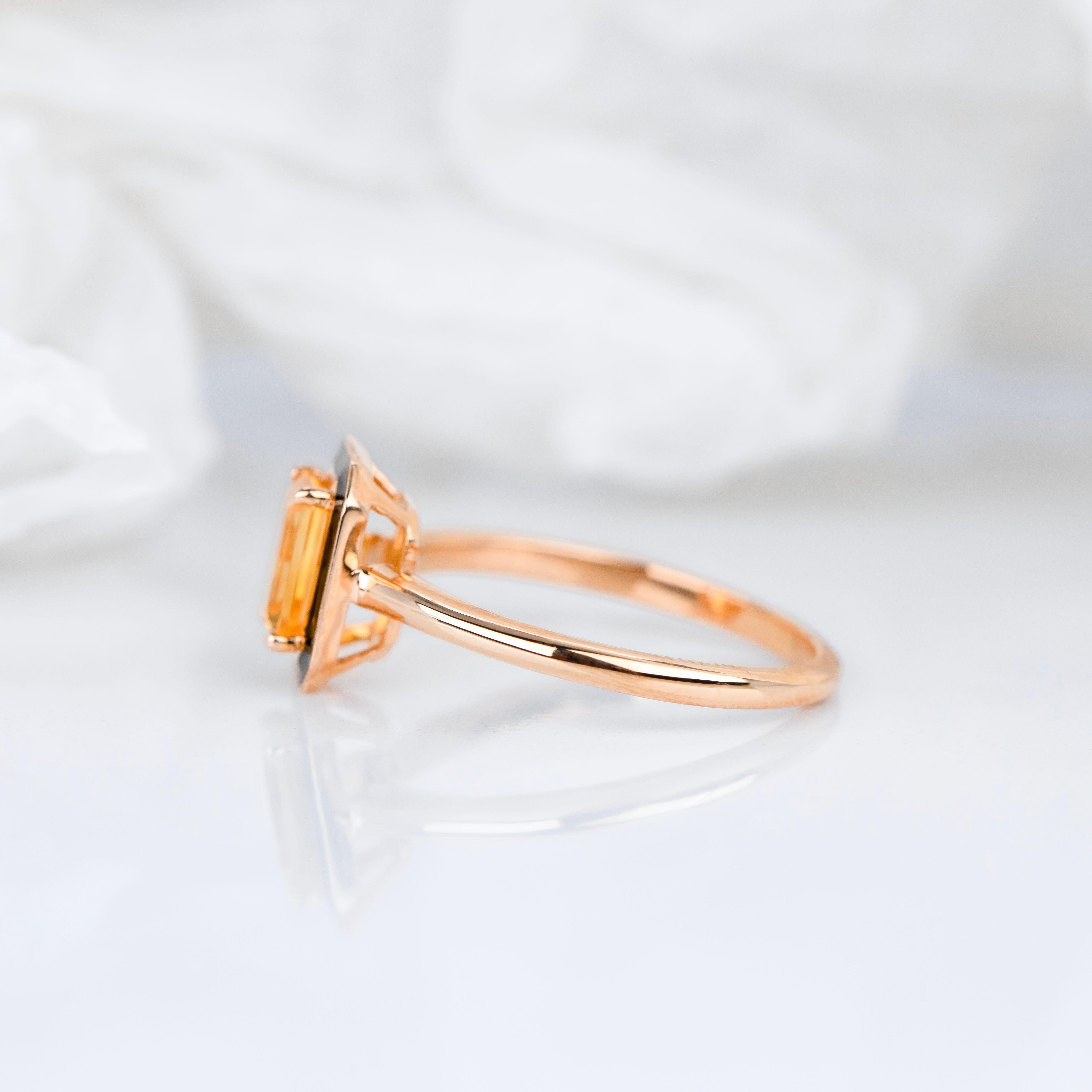 Art Deco and Cocktail Ring, 0.90-1.00 Ct Citrine Stone and 14K Solid Gold Ring For Sale 3