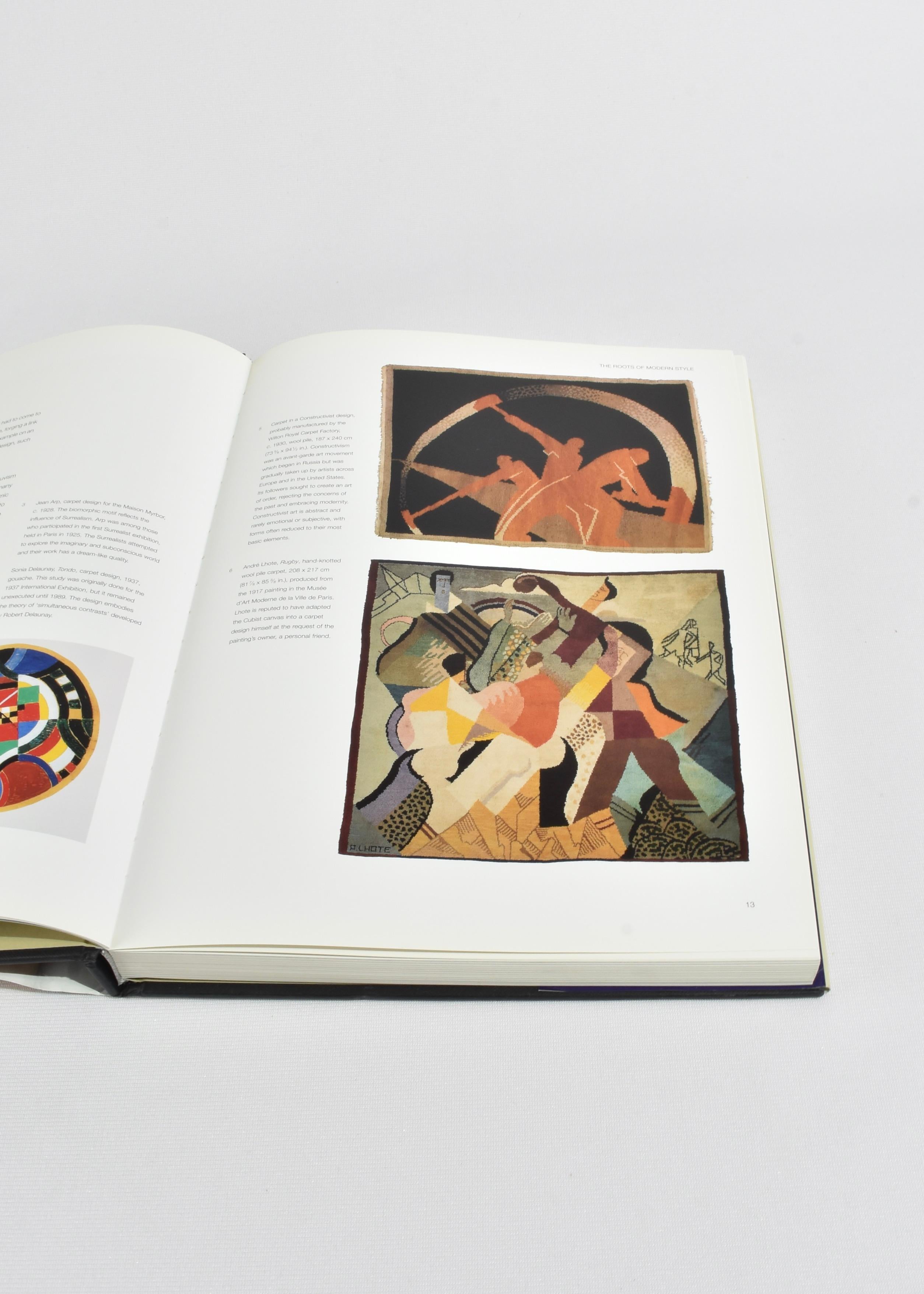 Livre sur les tapis Art déco et modernistes Bon état - En vente à Richmond, VA