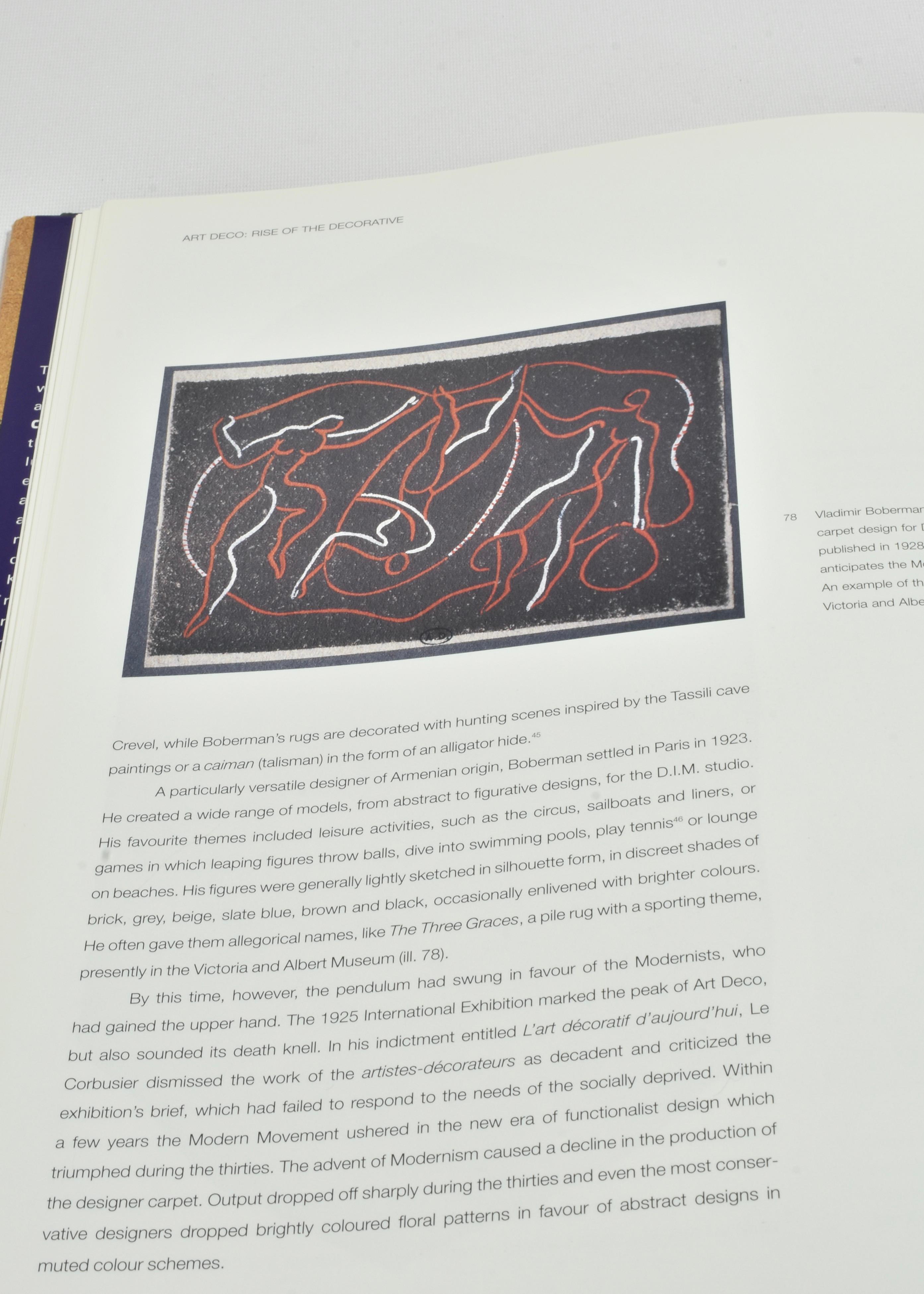 Papier Livre sur les tapis Art déco et modernistes en vente